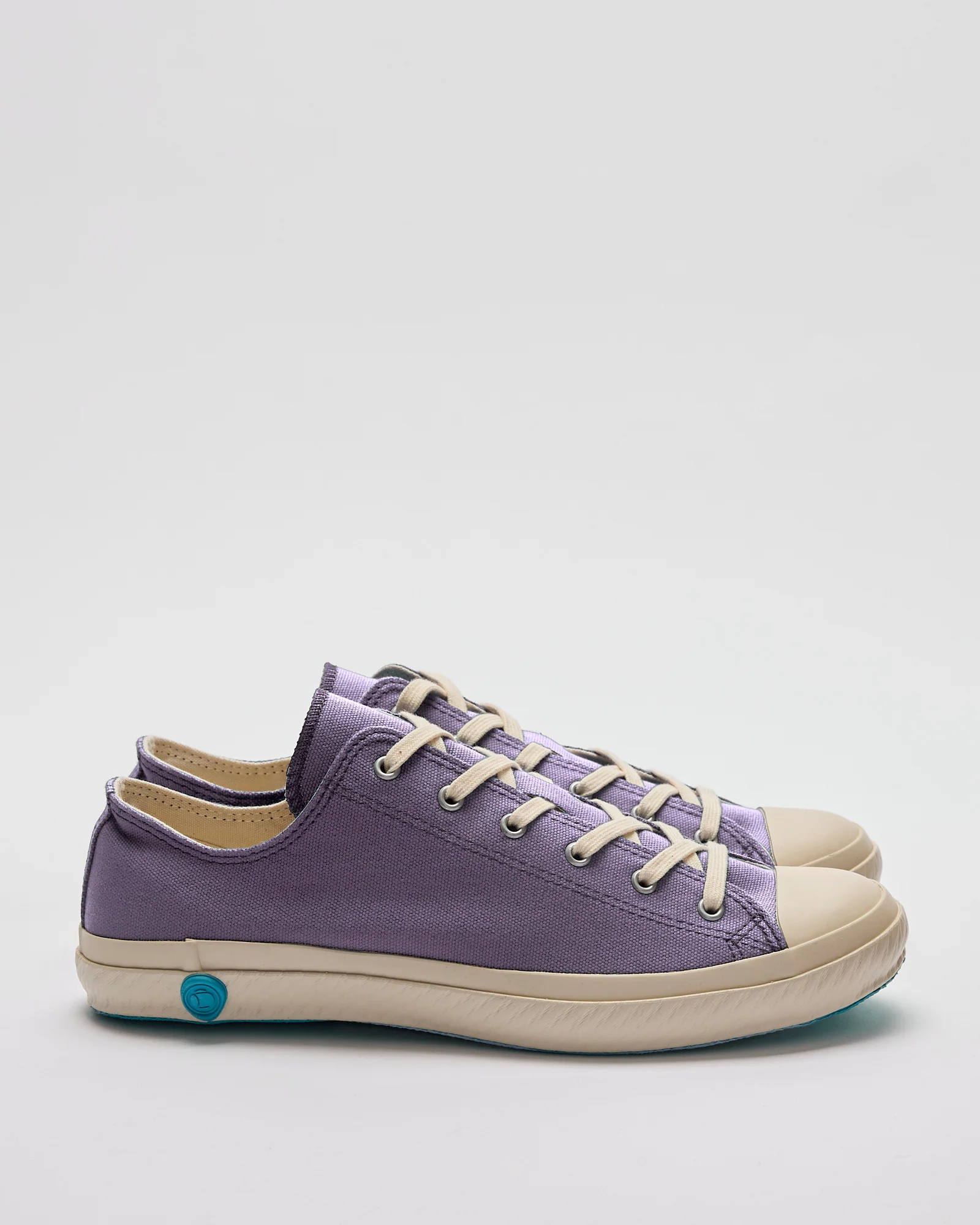 01JP Low Top Sneaker in Light Purple - Image 3