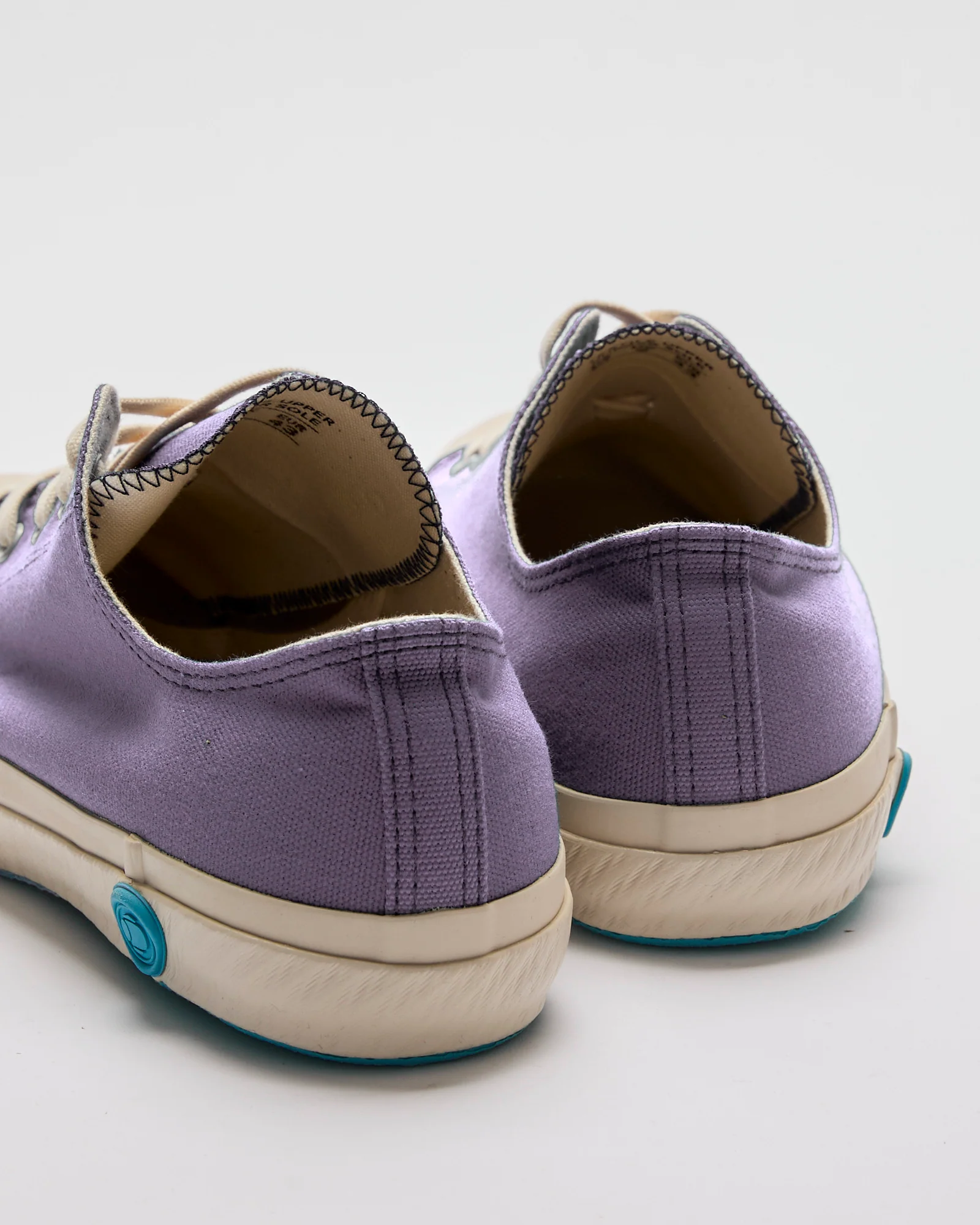 01JP Low Top Sneaker in Light Purple - Image 5