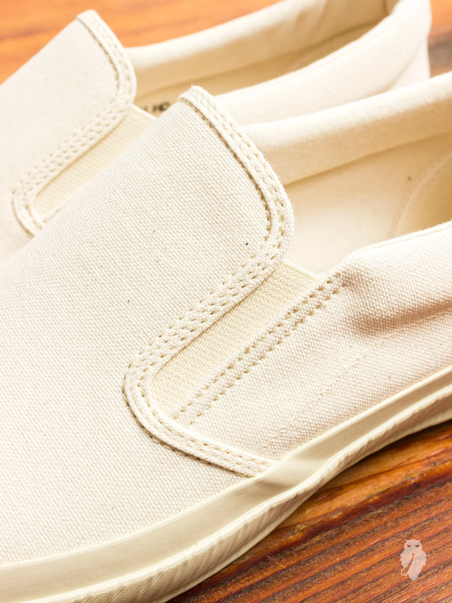 02JP Slip-On Sneaker in White - Image 4