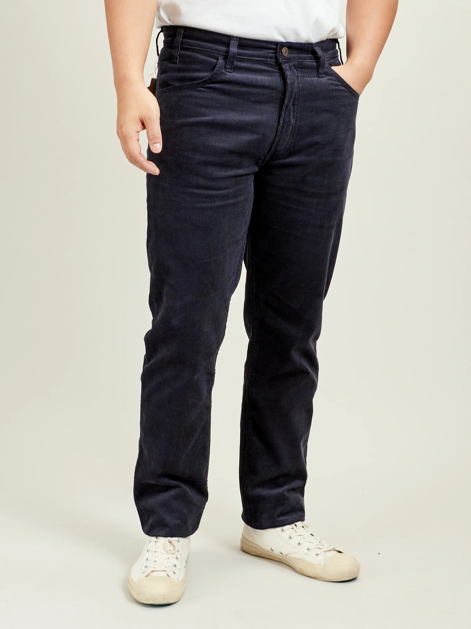 107 Ivy Fit Corduroy Pants in Navy - Image 2