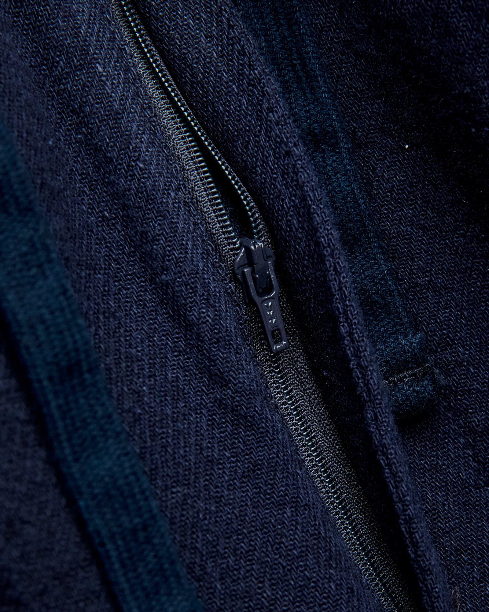 2-Pleat Linen Relax Trousers in Navy - Image 6
