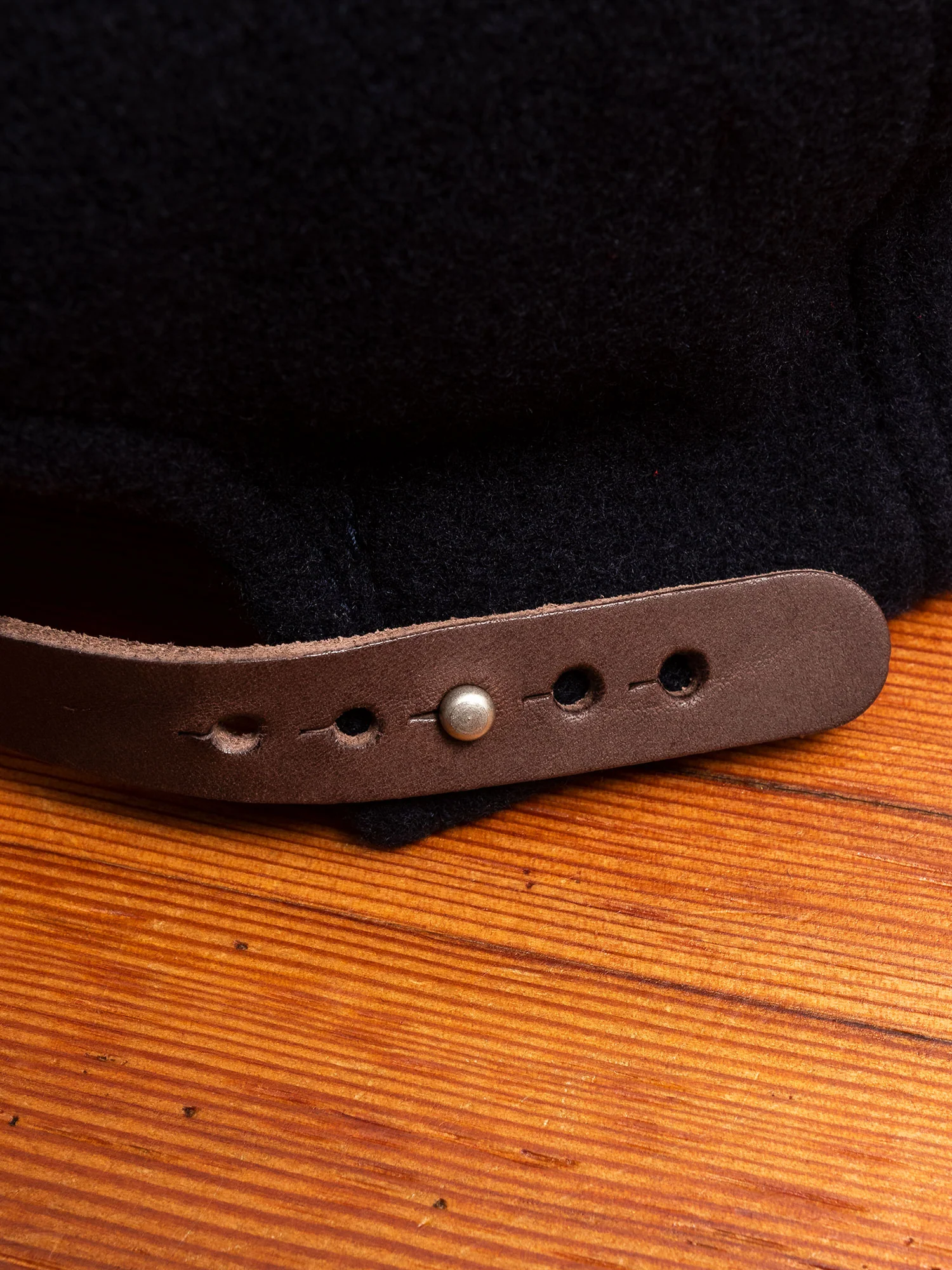 2 Tone Wool Cap in Navy/Red - Image 5