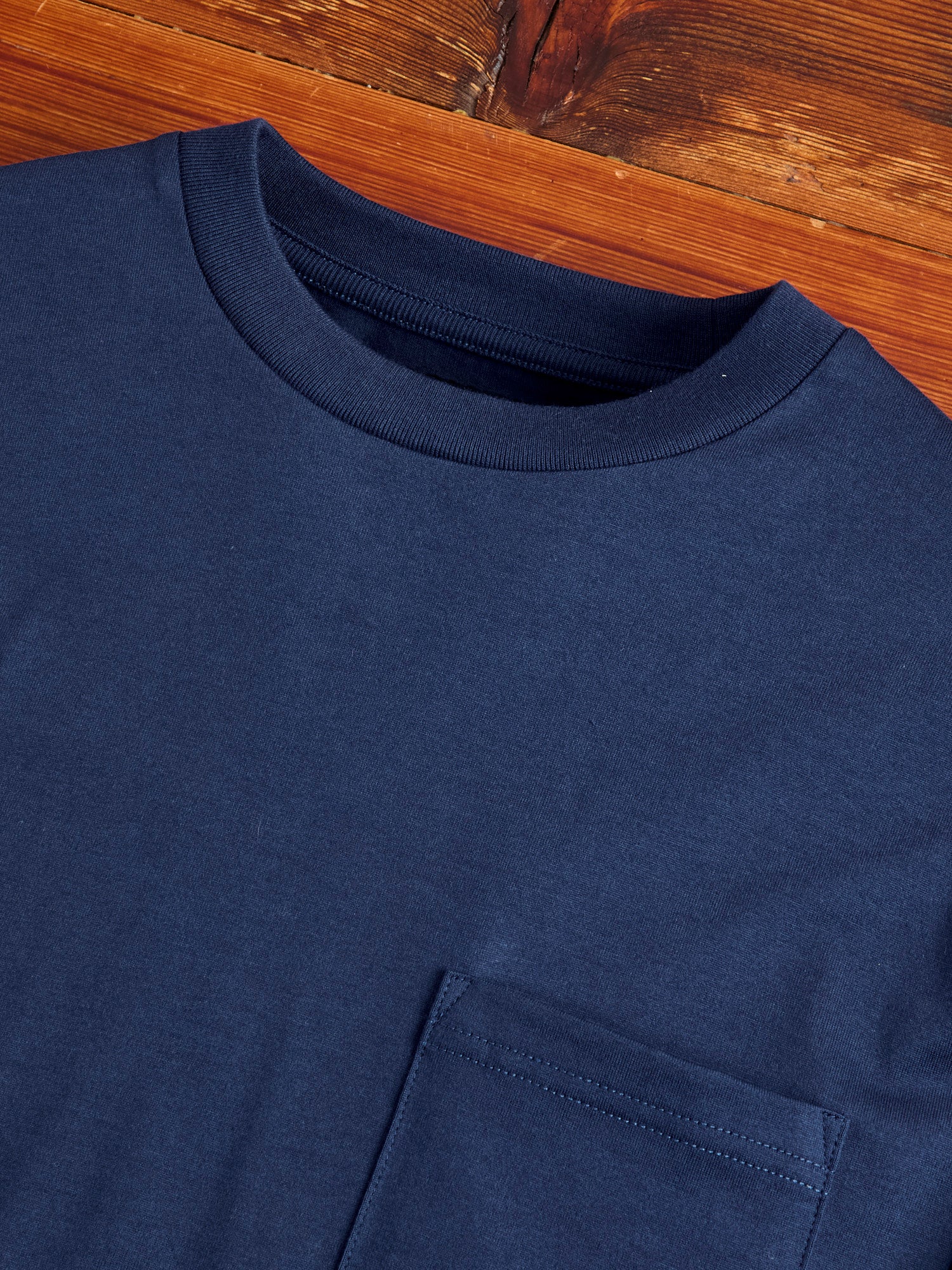 40/2 Long Sleeve Pocket T-Shirt in Navy - Image 3