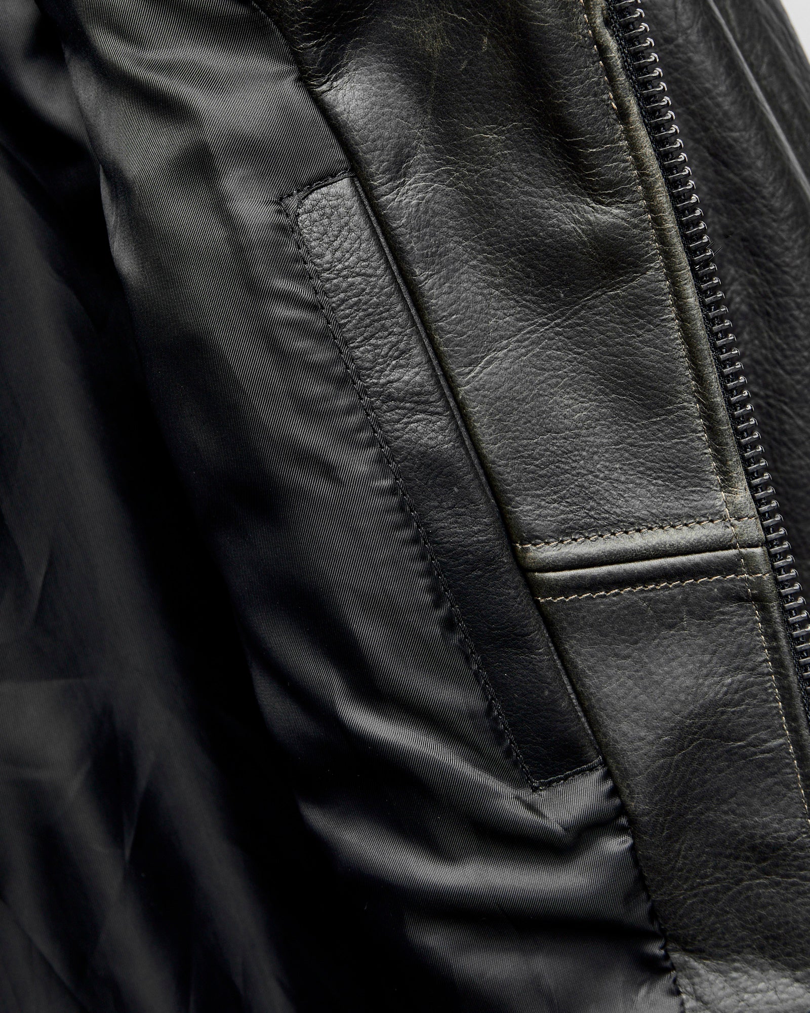 533 Pullup Cowhide Perfecto Jacket in Matte Black - Image 9