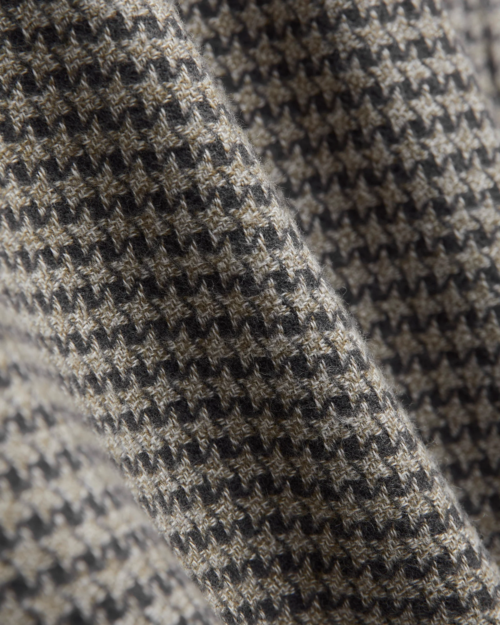 Abstract Pied Poule Button-Up Shirt in Charcoal - Image 2