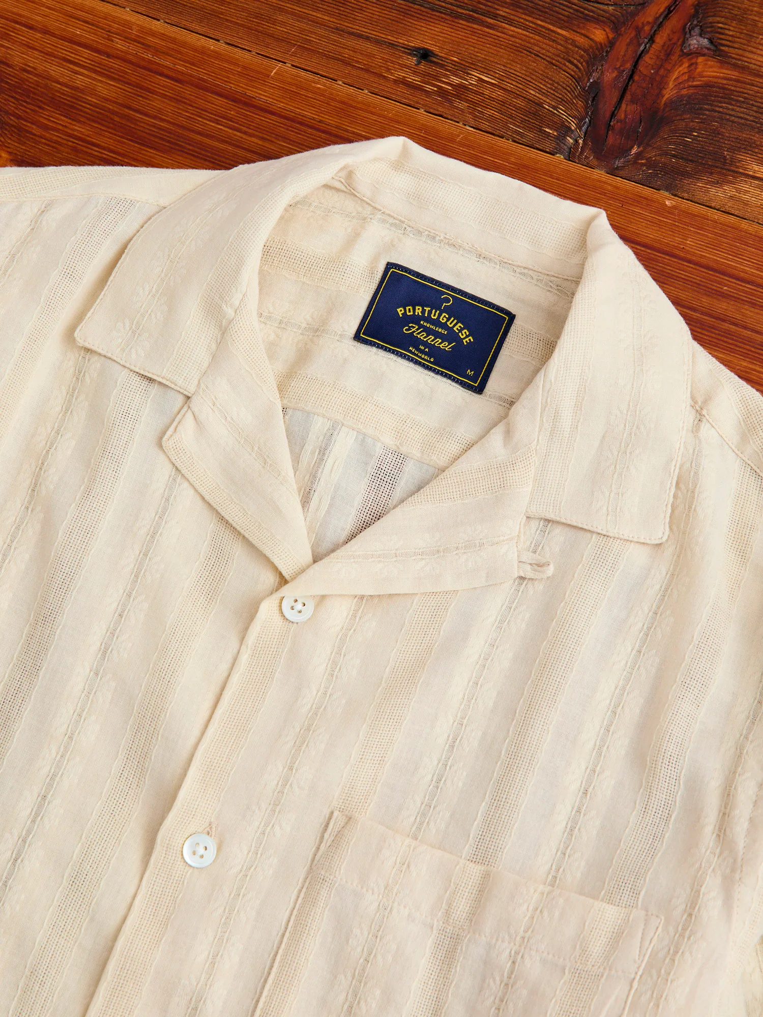 Almada Button-Up Shirt in Ecru - Image 3