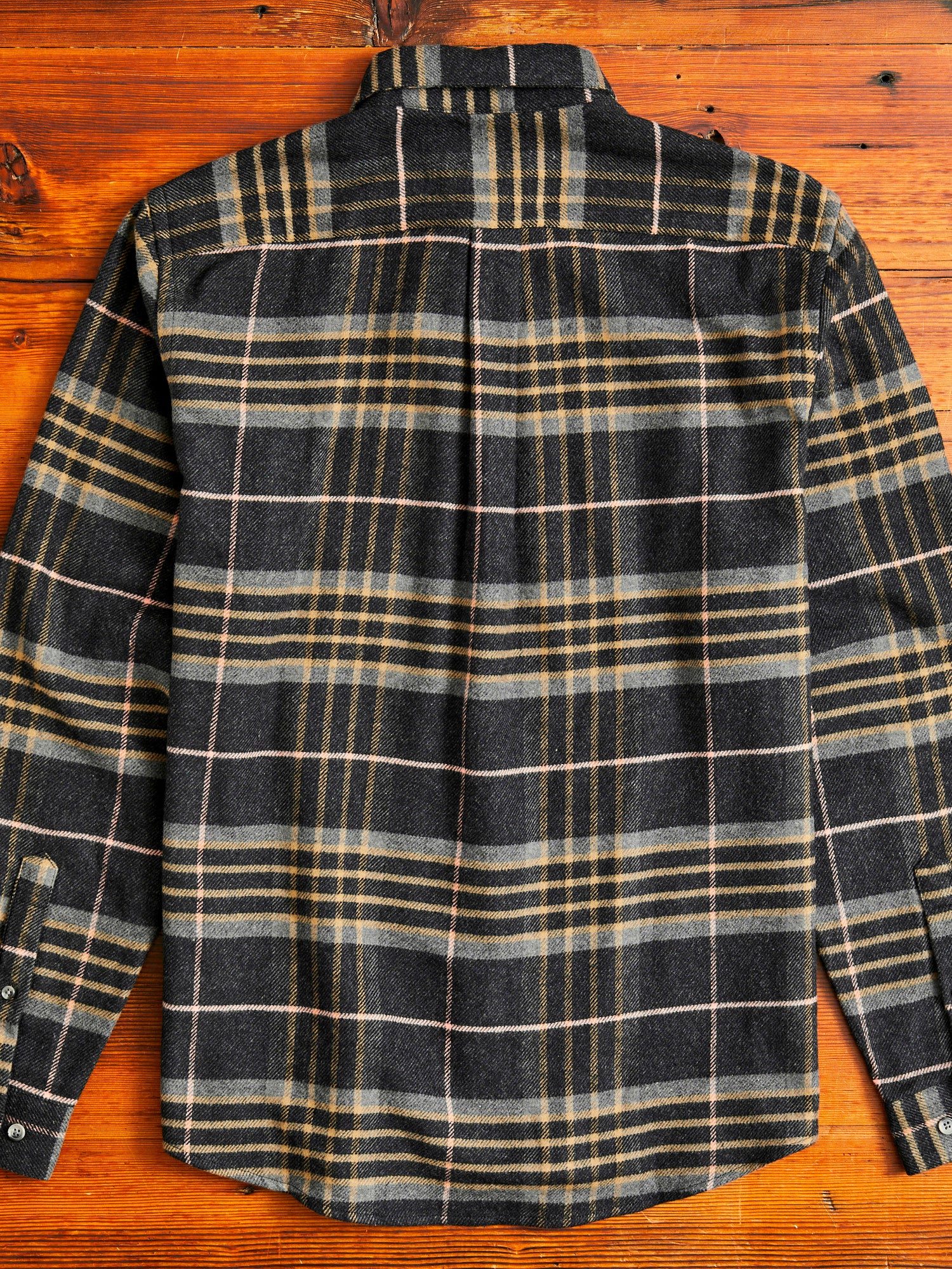 Arquive 72 Button-Up Shirt in Grey - Image 7