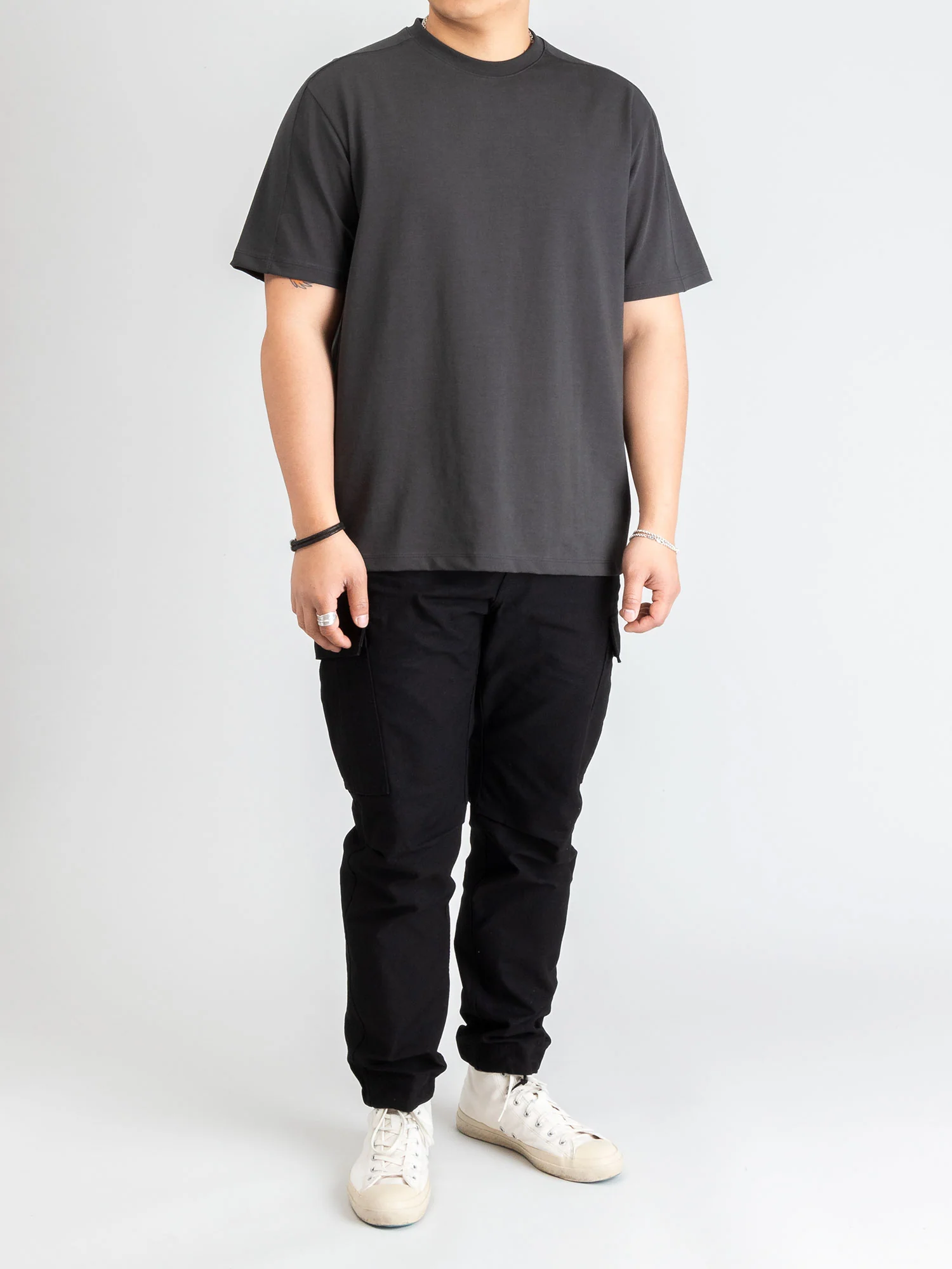 Basic T-Shirt in Charcoal - Image 6