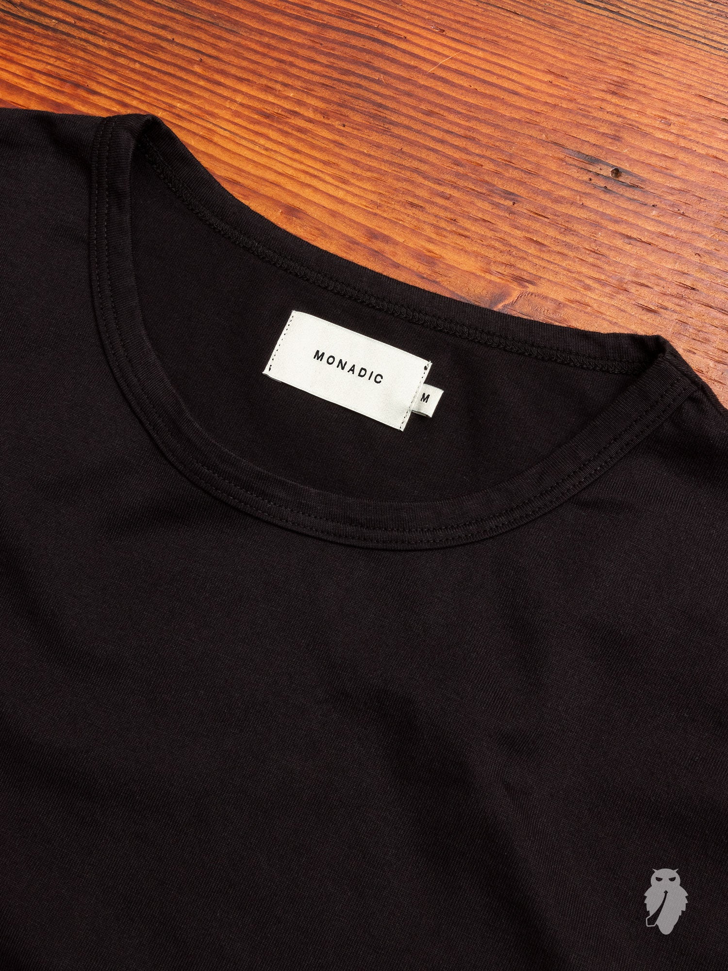 Basis T-Shirt in Black - Image 3