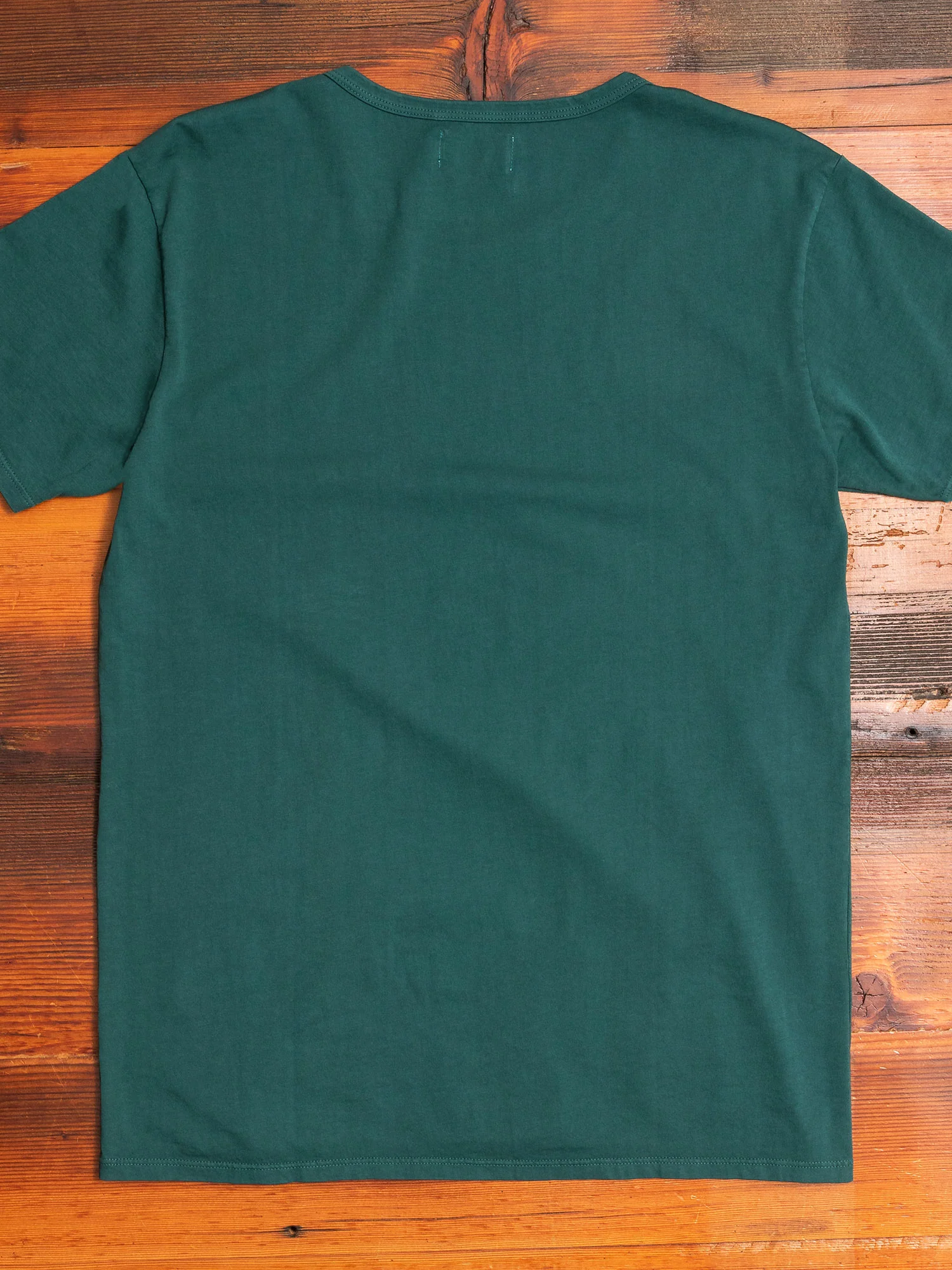 Basis T-Shirt in Emerald - Image 6
