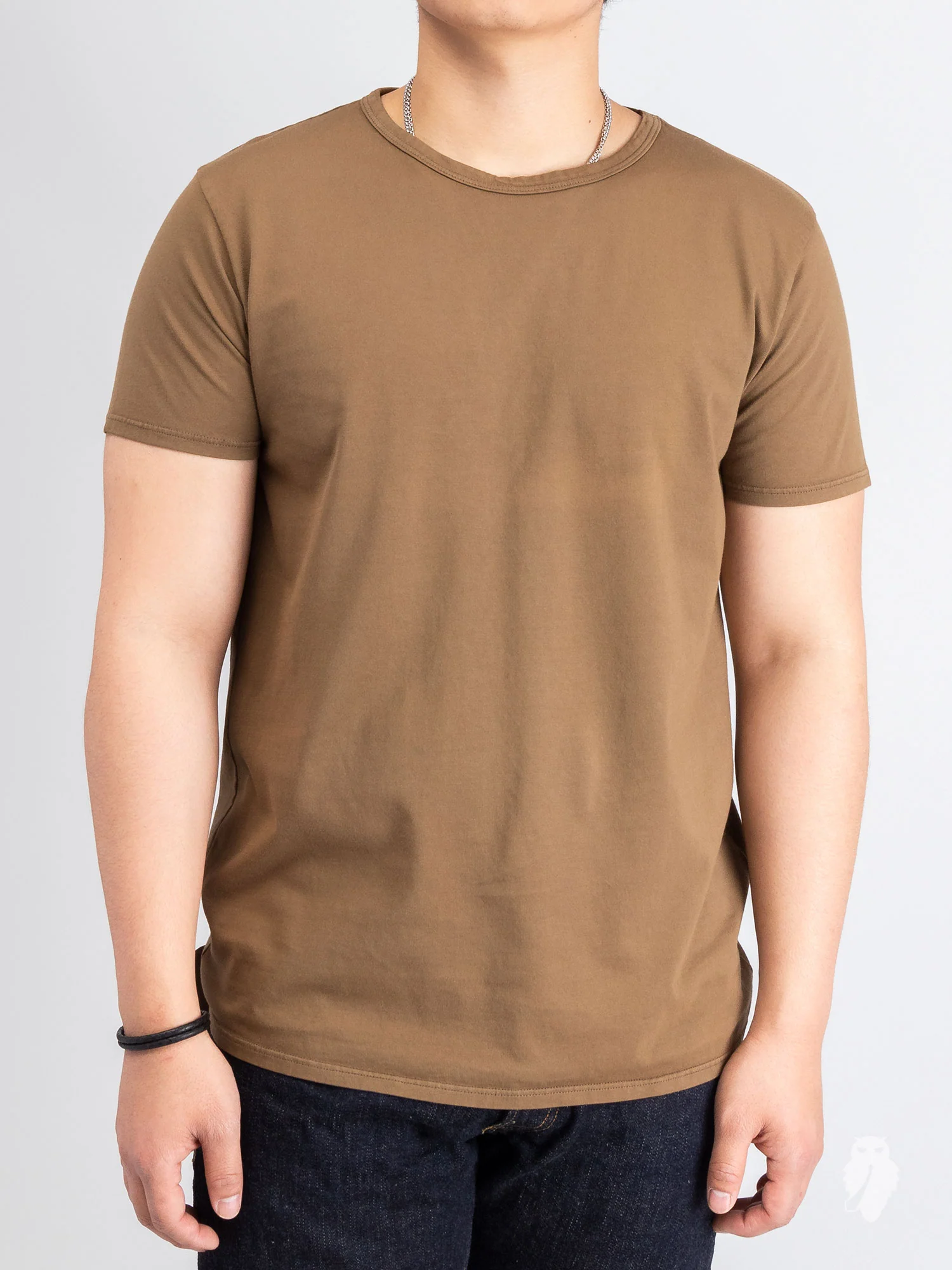 Basis T-Shirt in Mud - Image 2