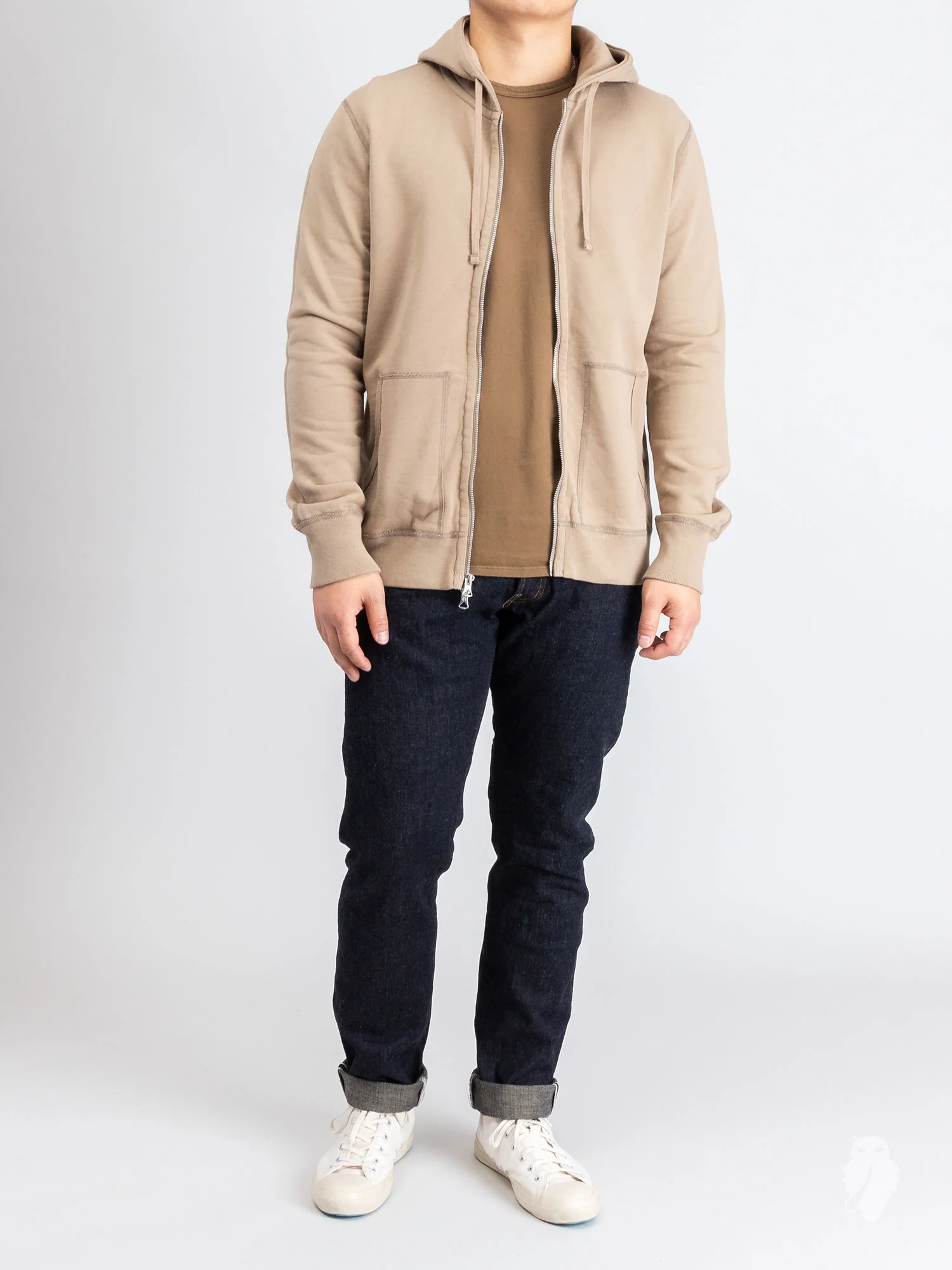 Basis T-Shirt in Mud - Image 6