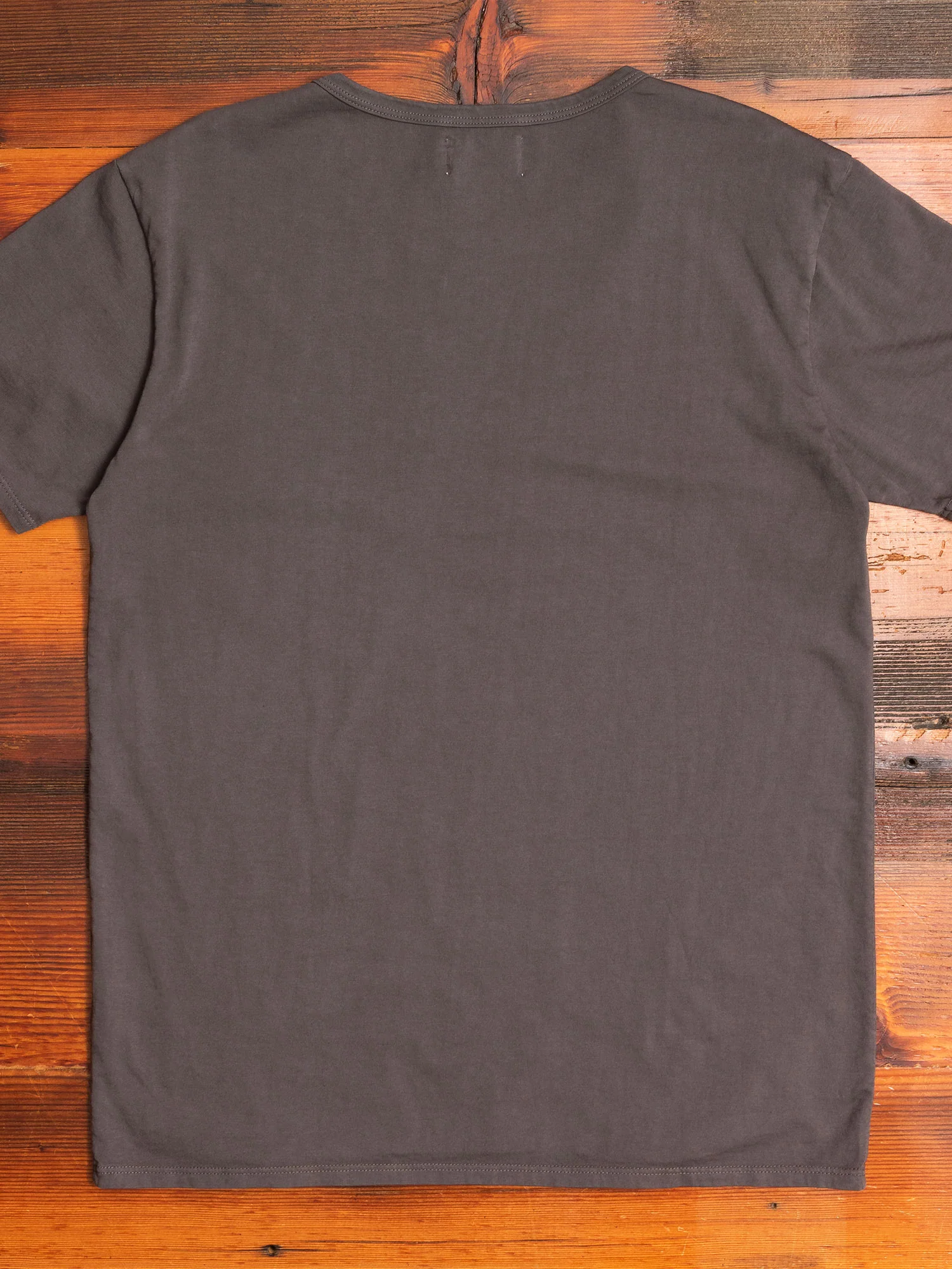 Basis T-Shirt in Rock - Image 6