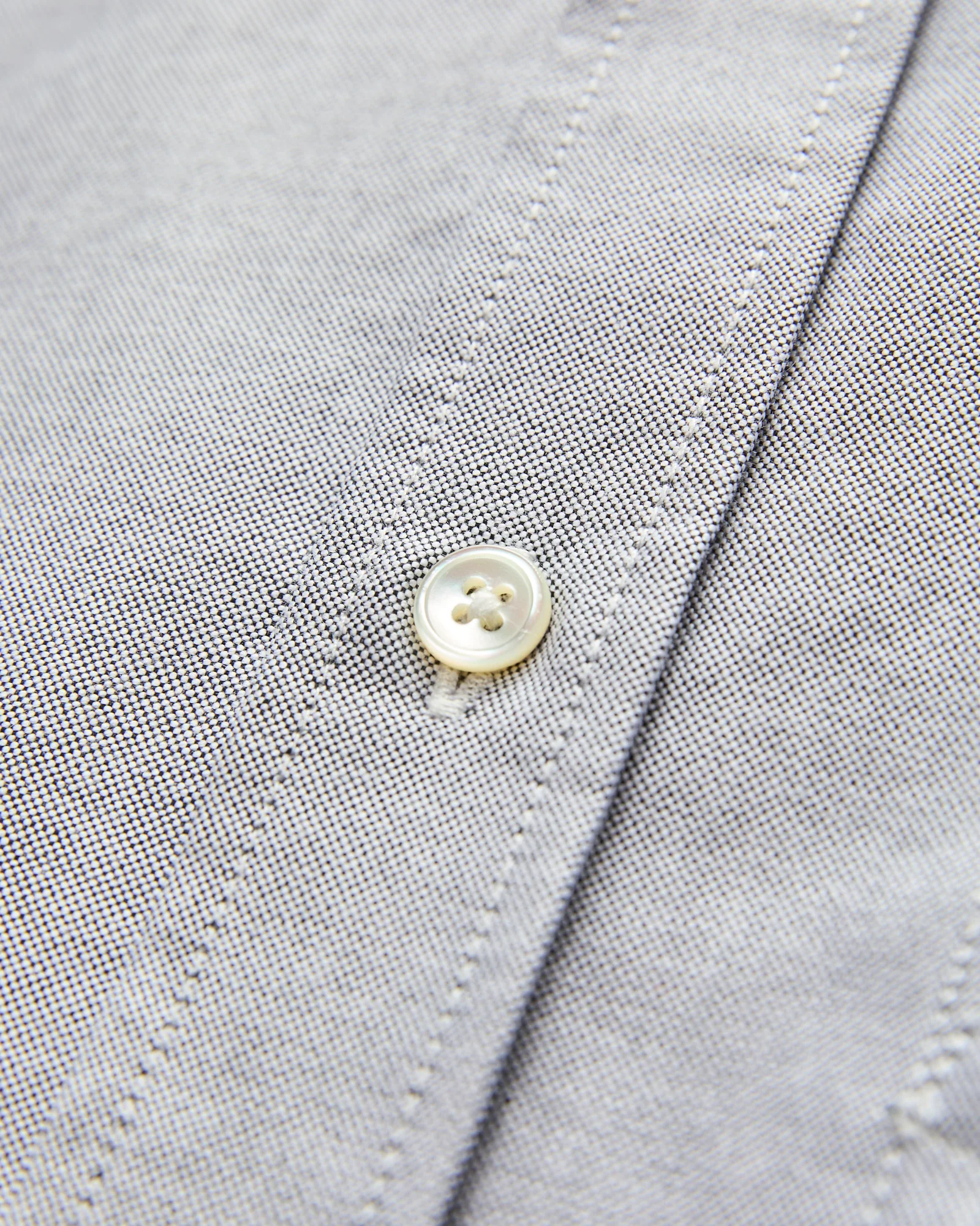 Belavista Button-Up Shirt in Black - Image 5