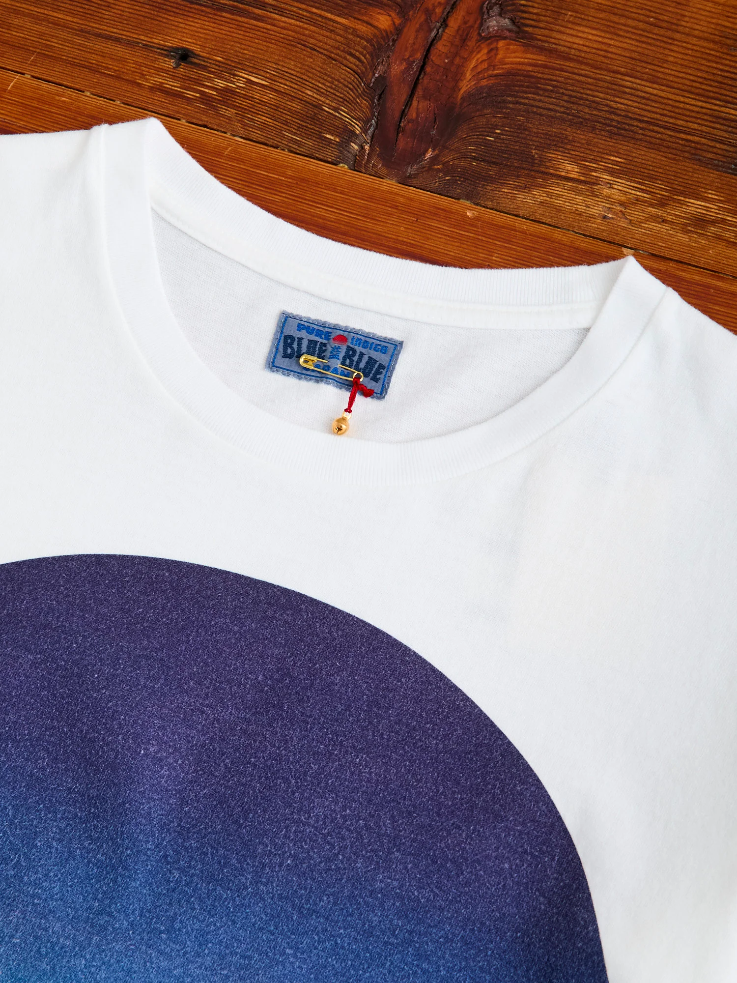 Big Circle T-Shirt in Blue Gradient - Image 3