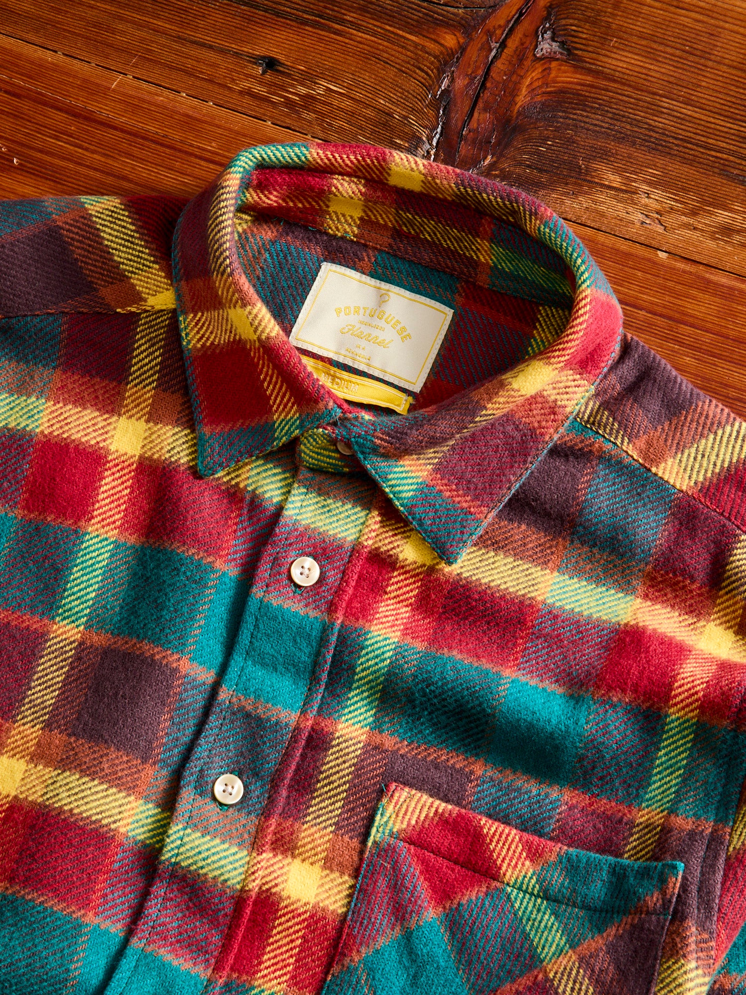 Canto Button-Up Shirt in Red - Image 3