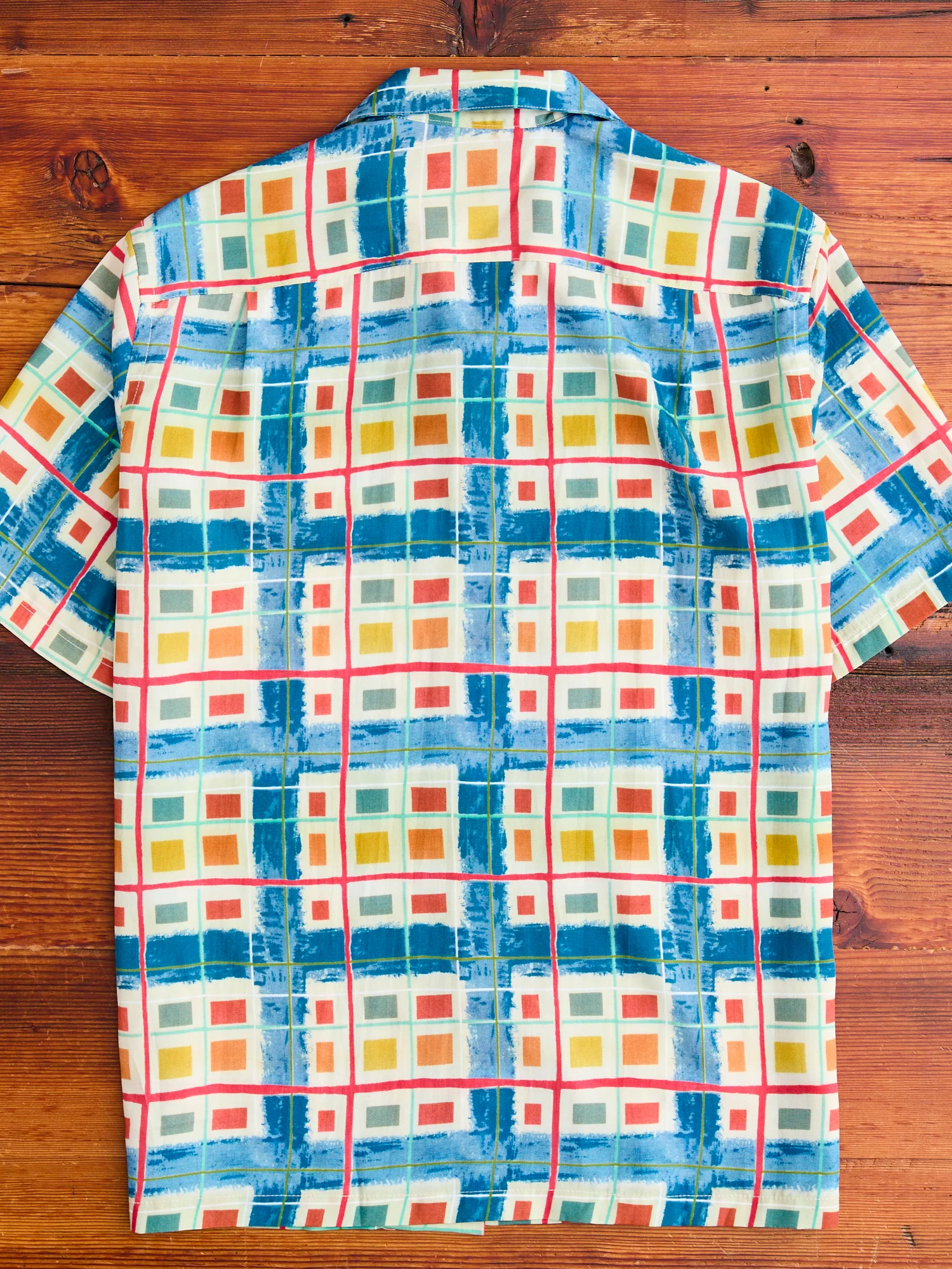 Color Case Button-Up Shirt in Blue - Image 9