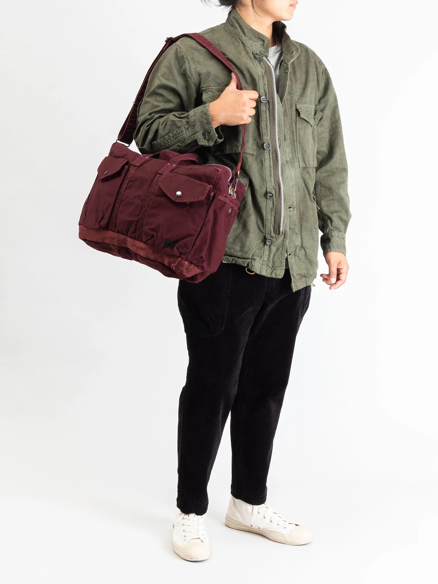 "Crag" 2-Way Boston Bag (S) in Burgundy - Image 13