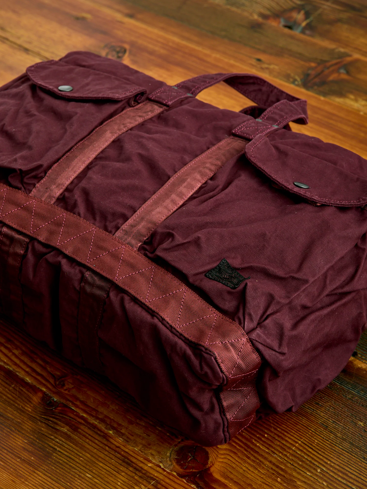 "Crag" 2-Way Boston Bag (S) in Burgundy - Image 7