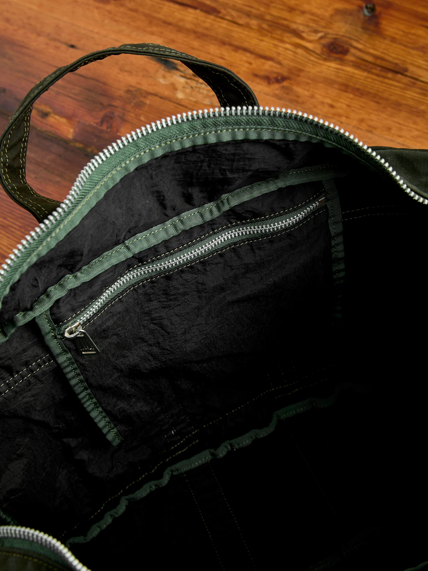 "Crag" 2-Way Boston Bag (S) in Khaki - Image 12