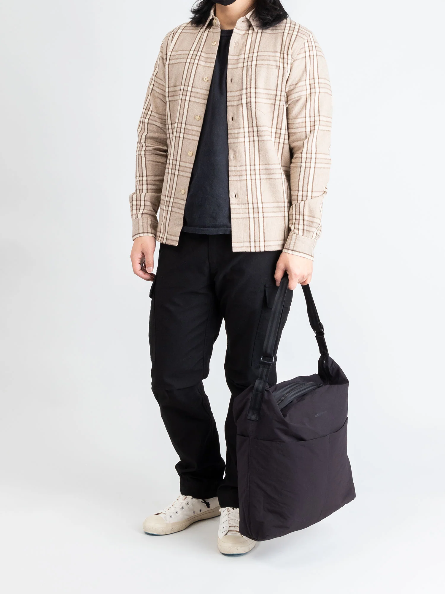 Cramshell Tote Bag in Black - Image 10