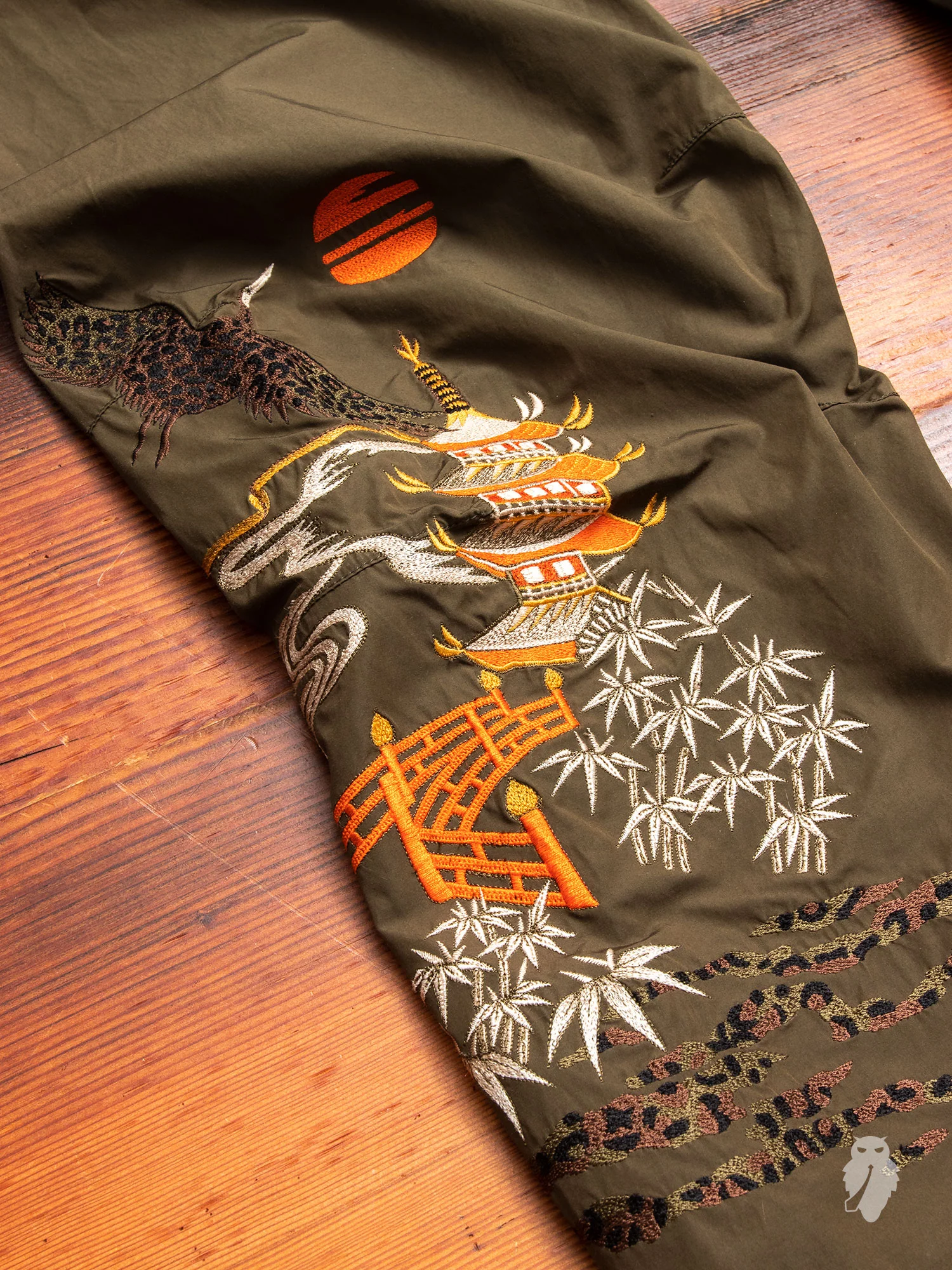 Crane Woven Trackpants in Maha Olive - Image 9