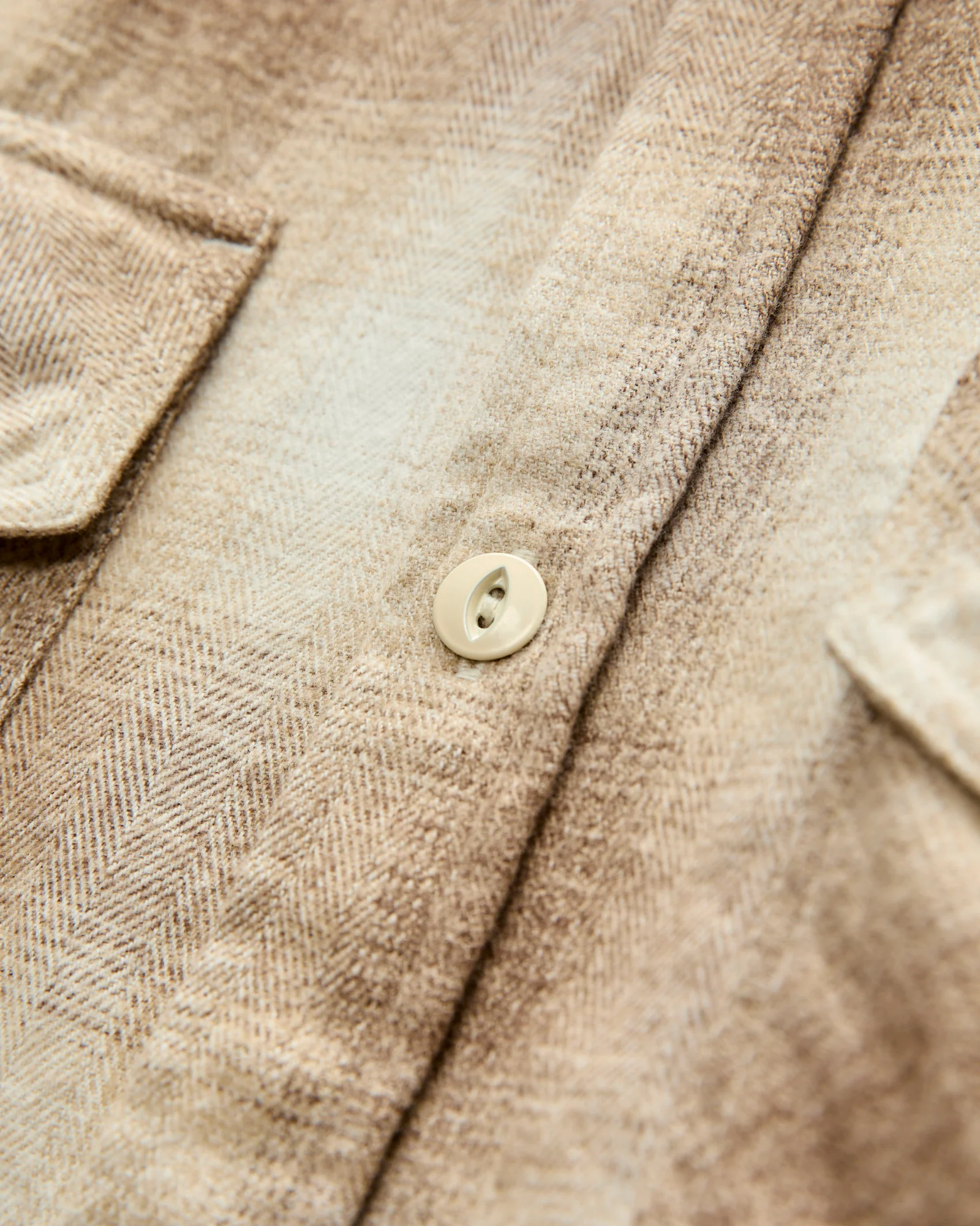 Crosscut Flannel in Sand Ombre - Image 4