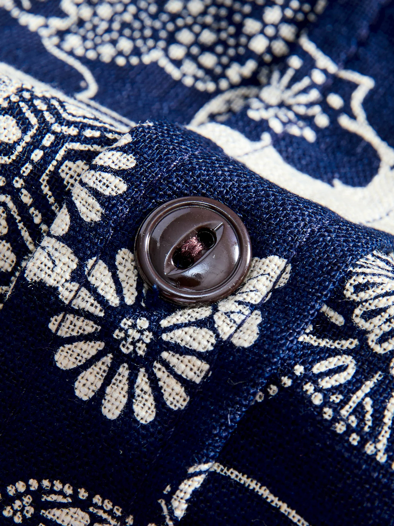 "Floral Cloud" Oxford Shirt in Navy - Image 6