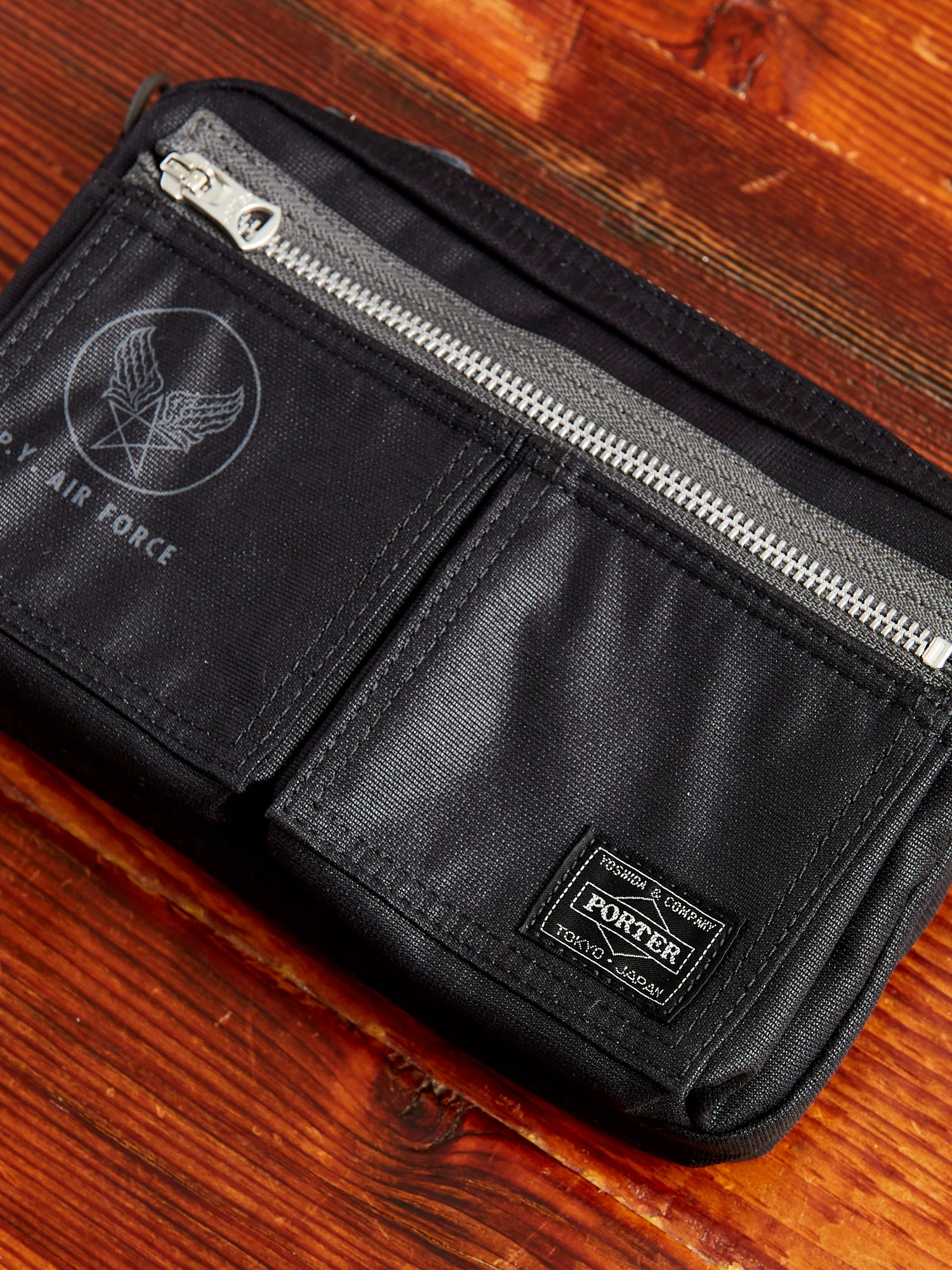 "Flying Ace" Shoulder Bag (S) in Black - Image 5