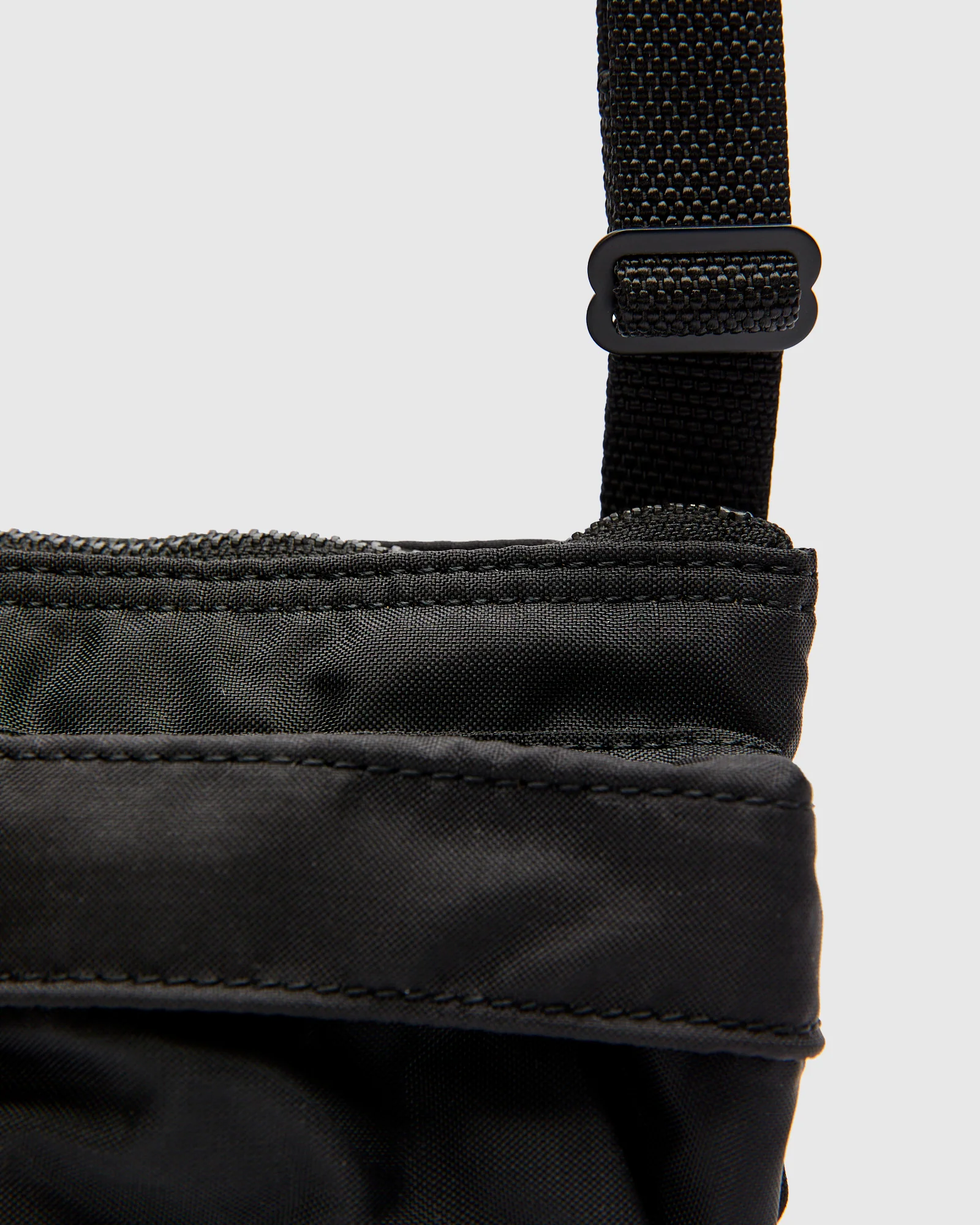 5461 "Force" Shoulder Pouch in Black - Image 8