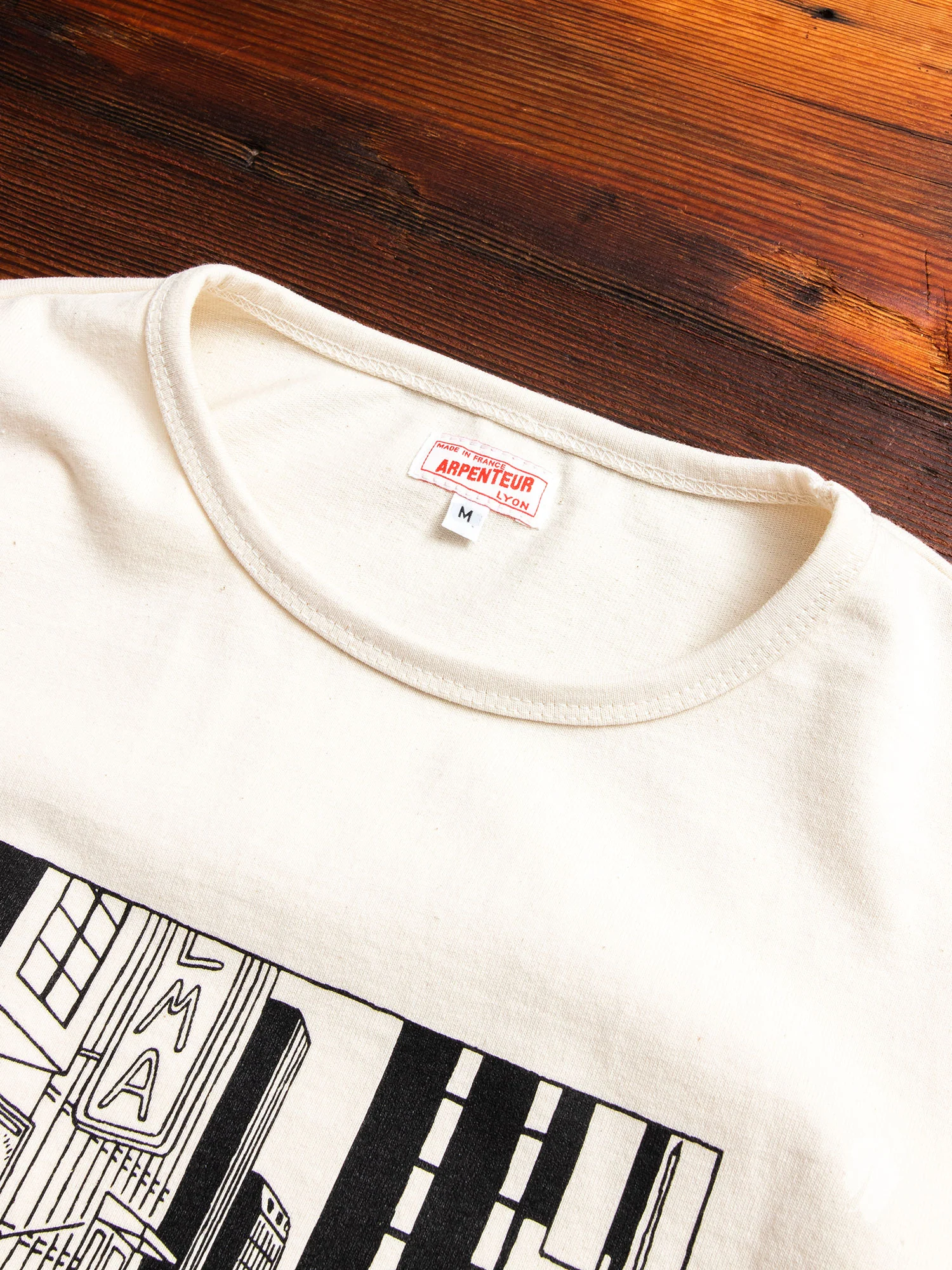 Graphique Long Sleeve T-Shirt in City - Image 4