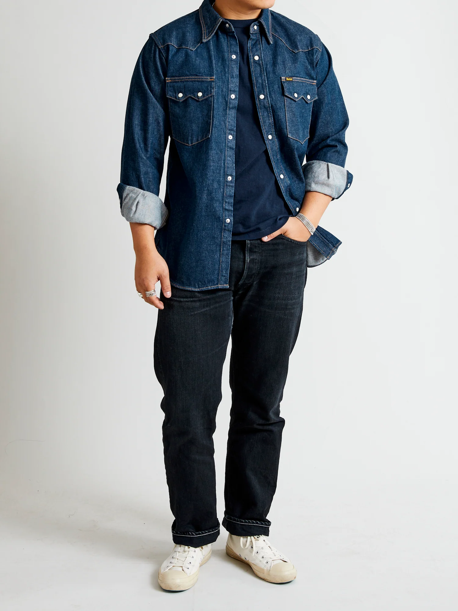 Hanalei Short Sleeve T-Shirt in Dark Navy - Image 8