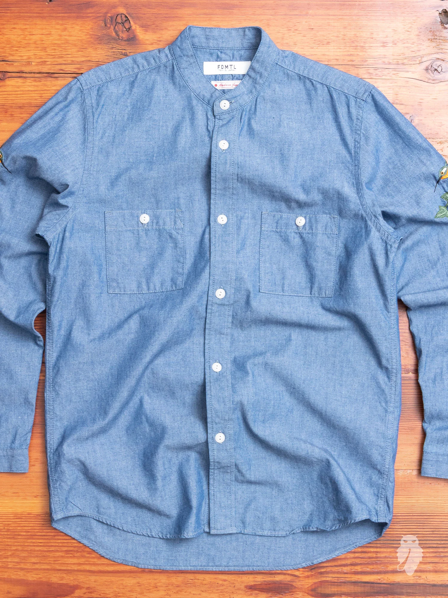 Hummingbirds Band-Collar Shirt in Chambray