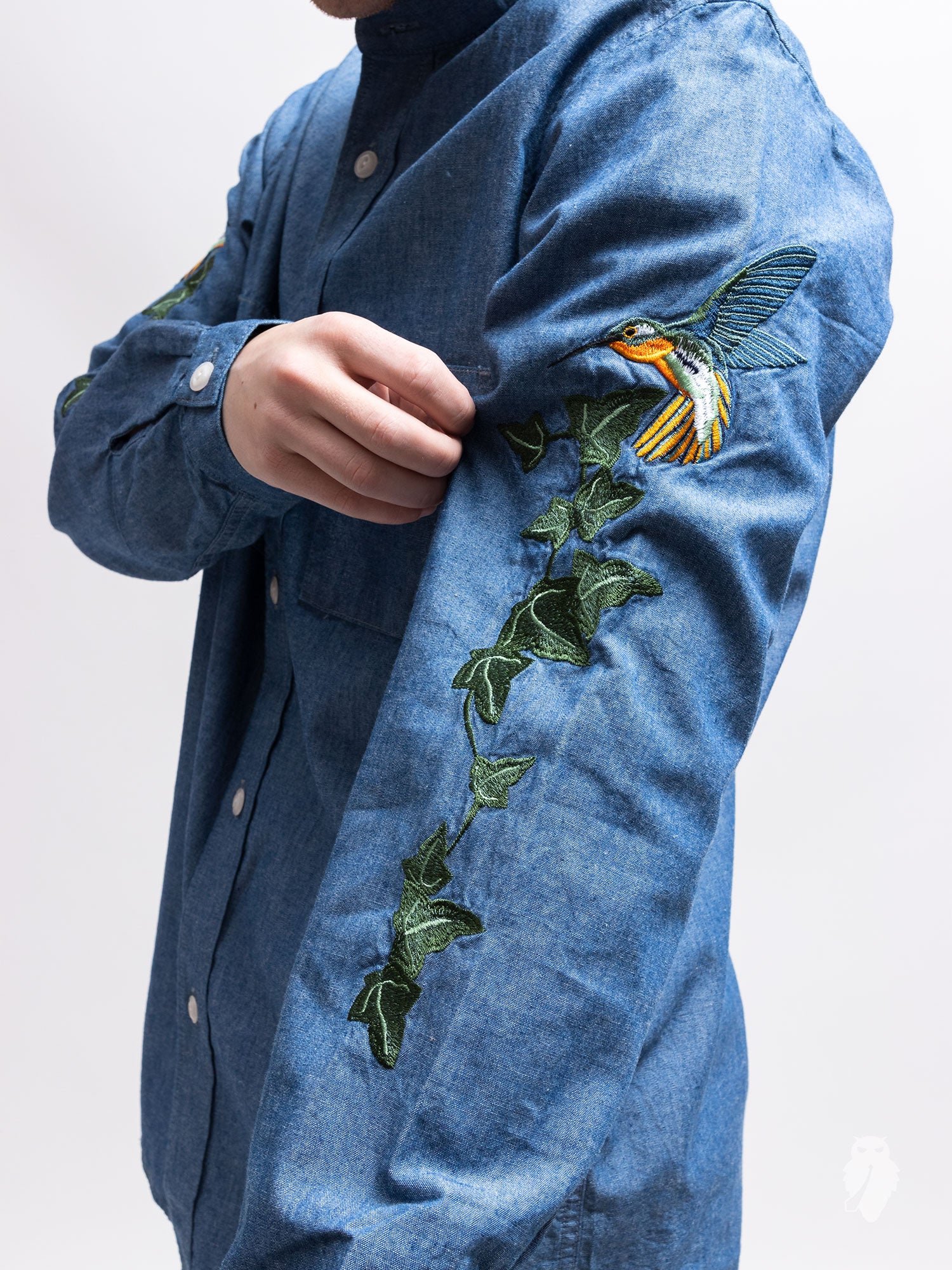 Hummingbirds Band-Collar Shirt in Chambray - Image 3