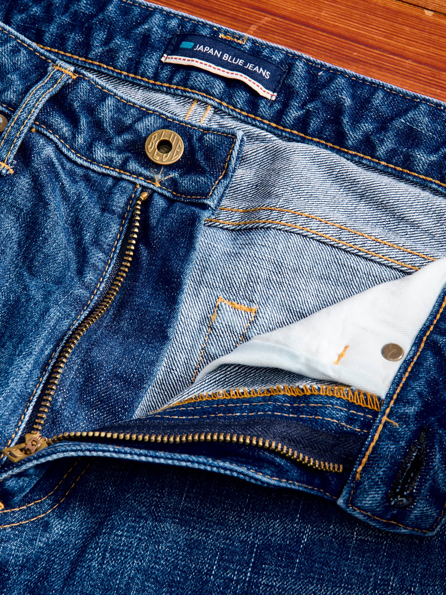 J401-MID "Circle Mid Wash" 14.8oz Selvedge Denim - Classic Straight Fit - Image 6