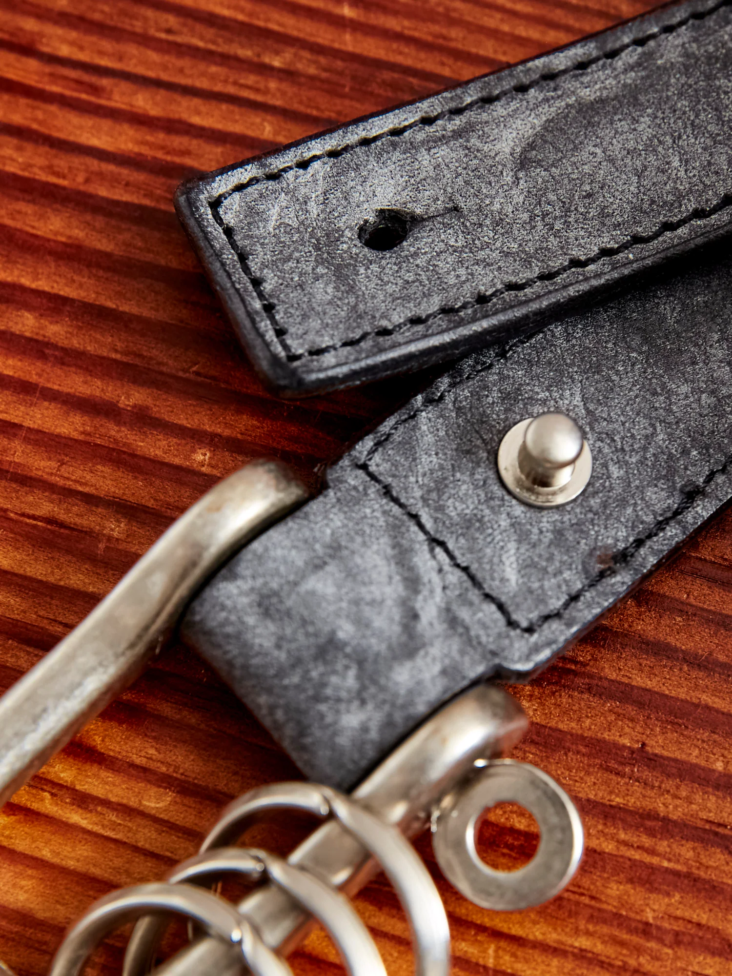 Key Shackle in Black - Image 6
