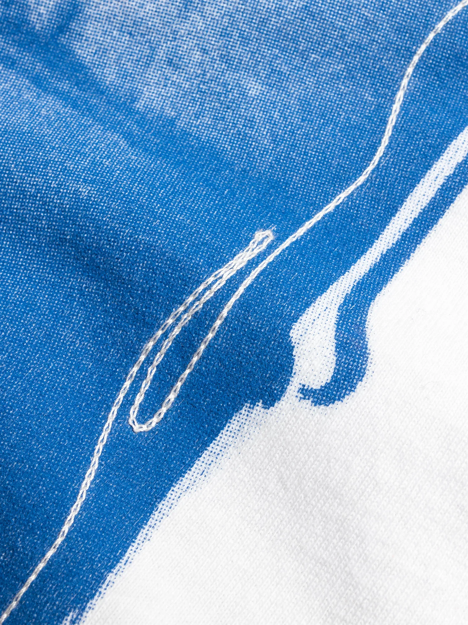"La Scala" T-Shirt in White - Image 4