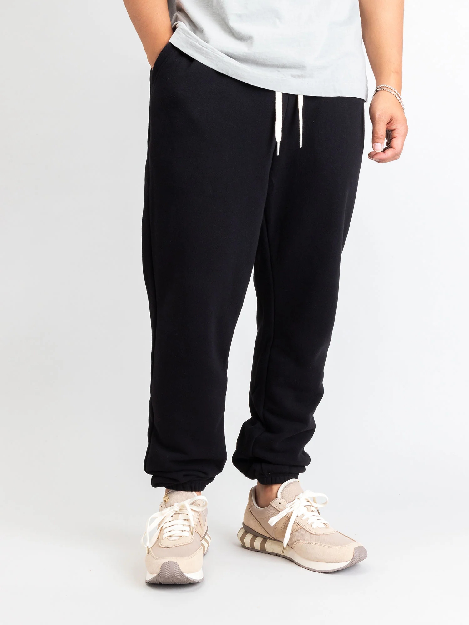 LA Sweatpants in Black - Image 2