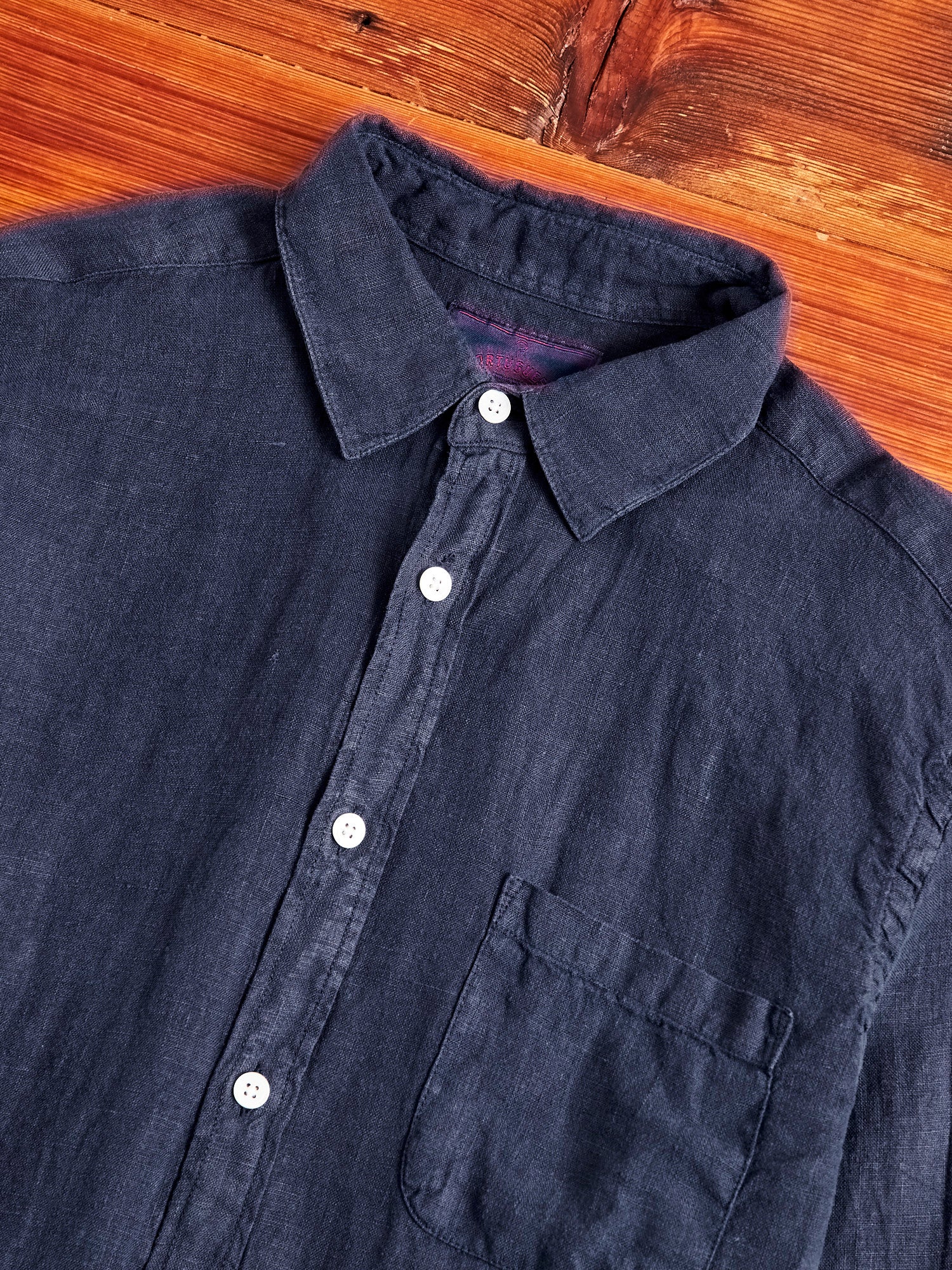 Linen Button-Up Shirt in Navy - Image 3