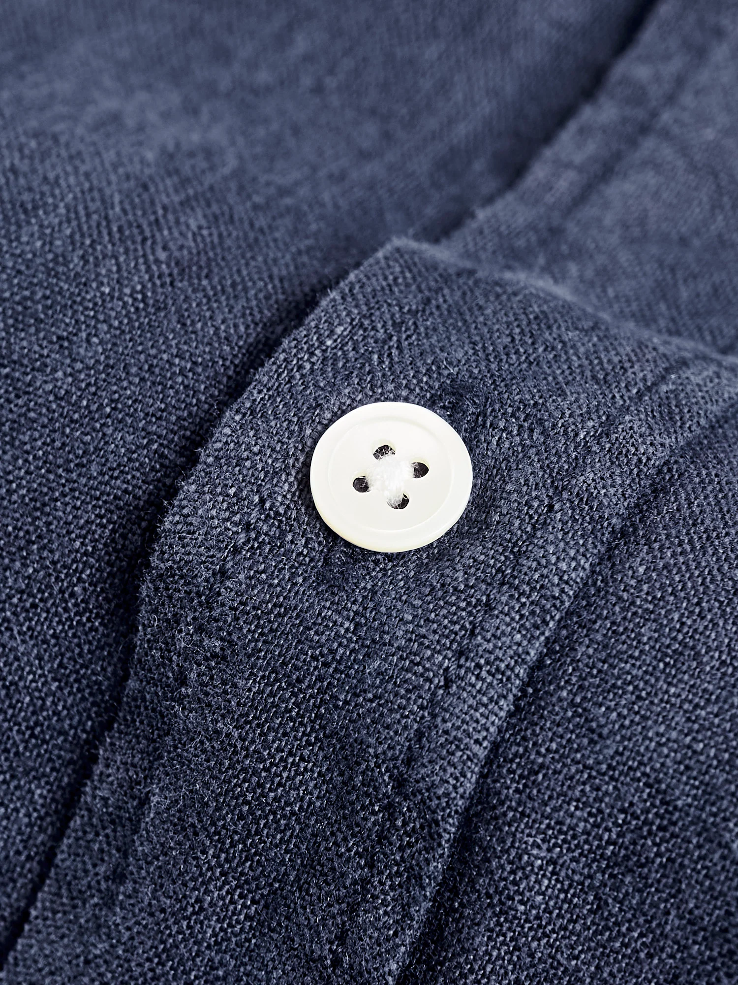 Linen Button-Up Shirt in Navy - Image 6