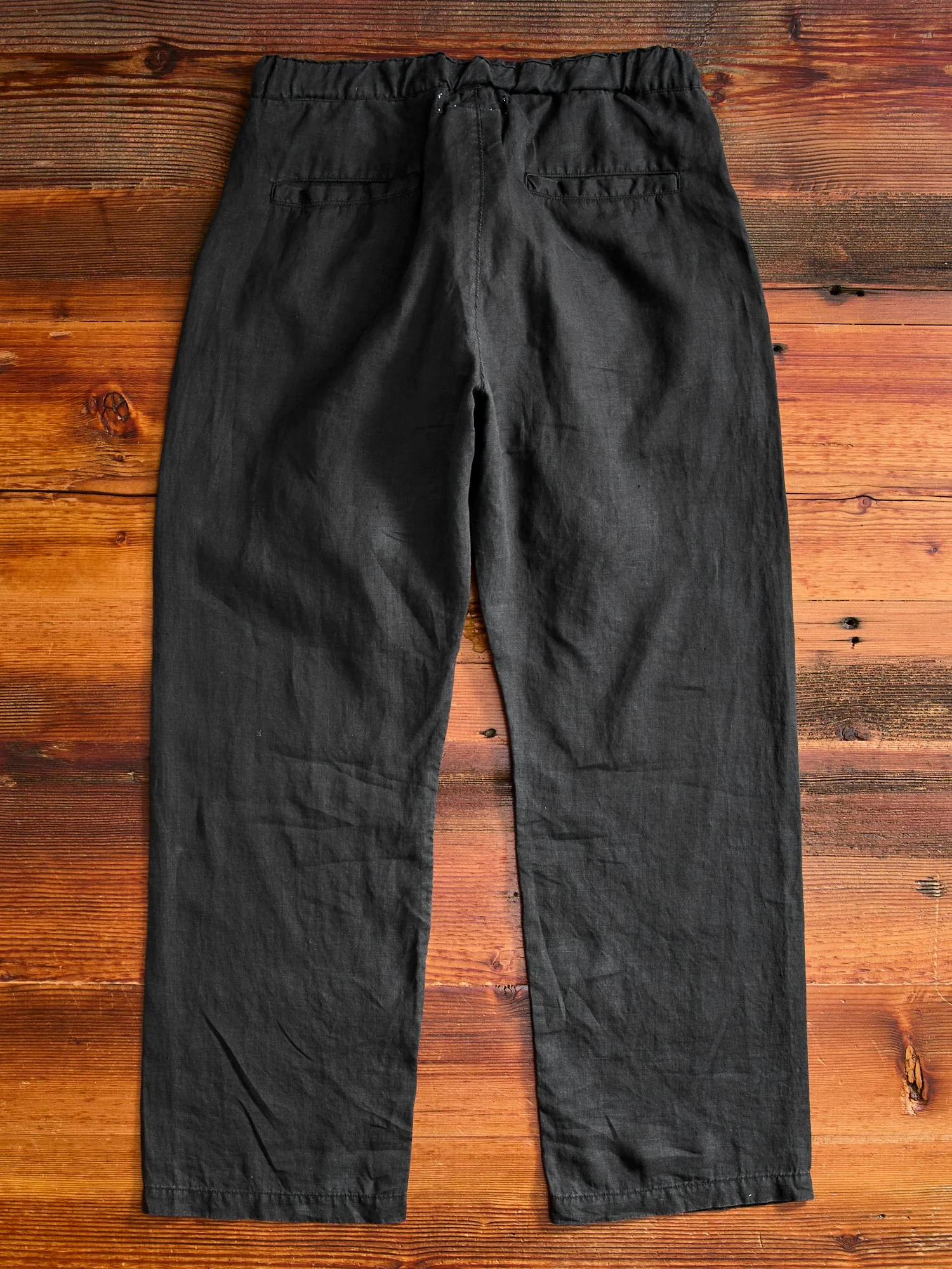 Linen Easy Pants in Black - Image 10