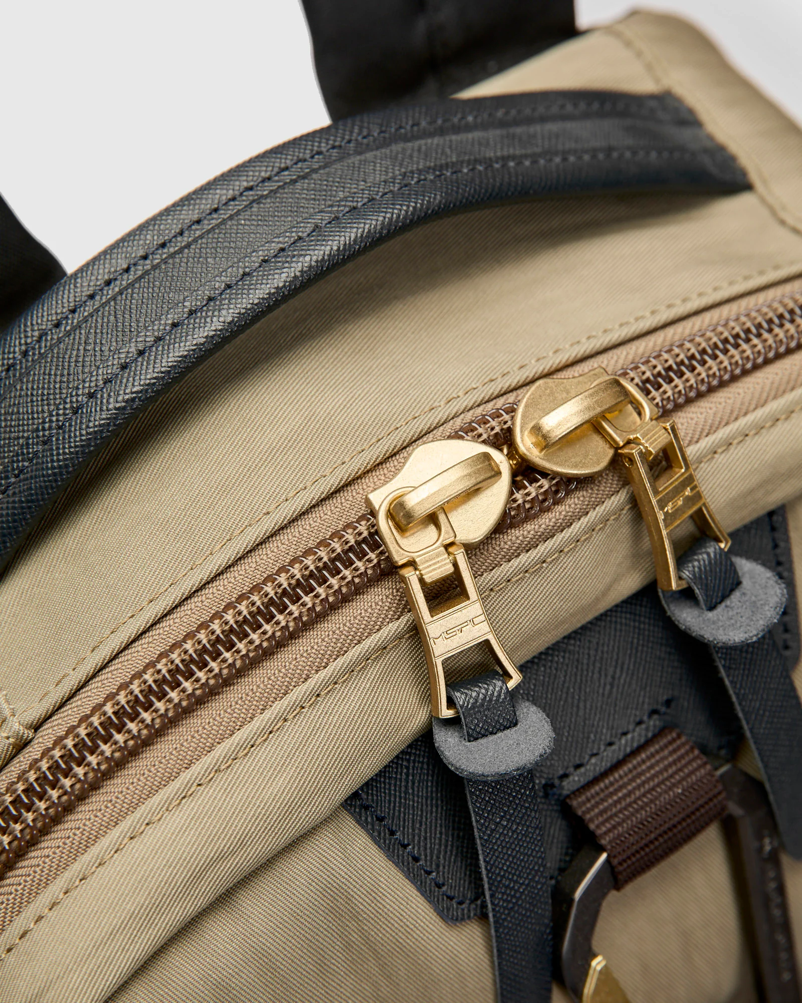 Link Backpack v2 in Beige - Image 7