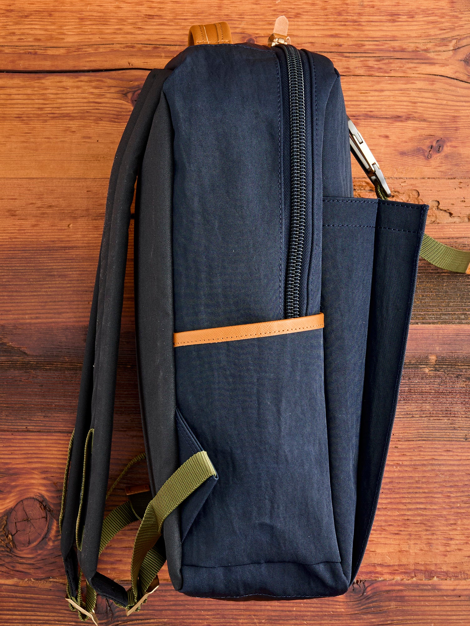 Link Backpack v2 in Navy - Image 4