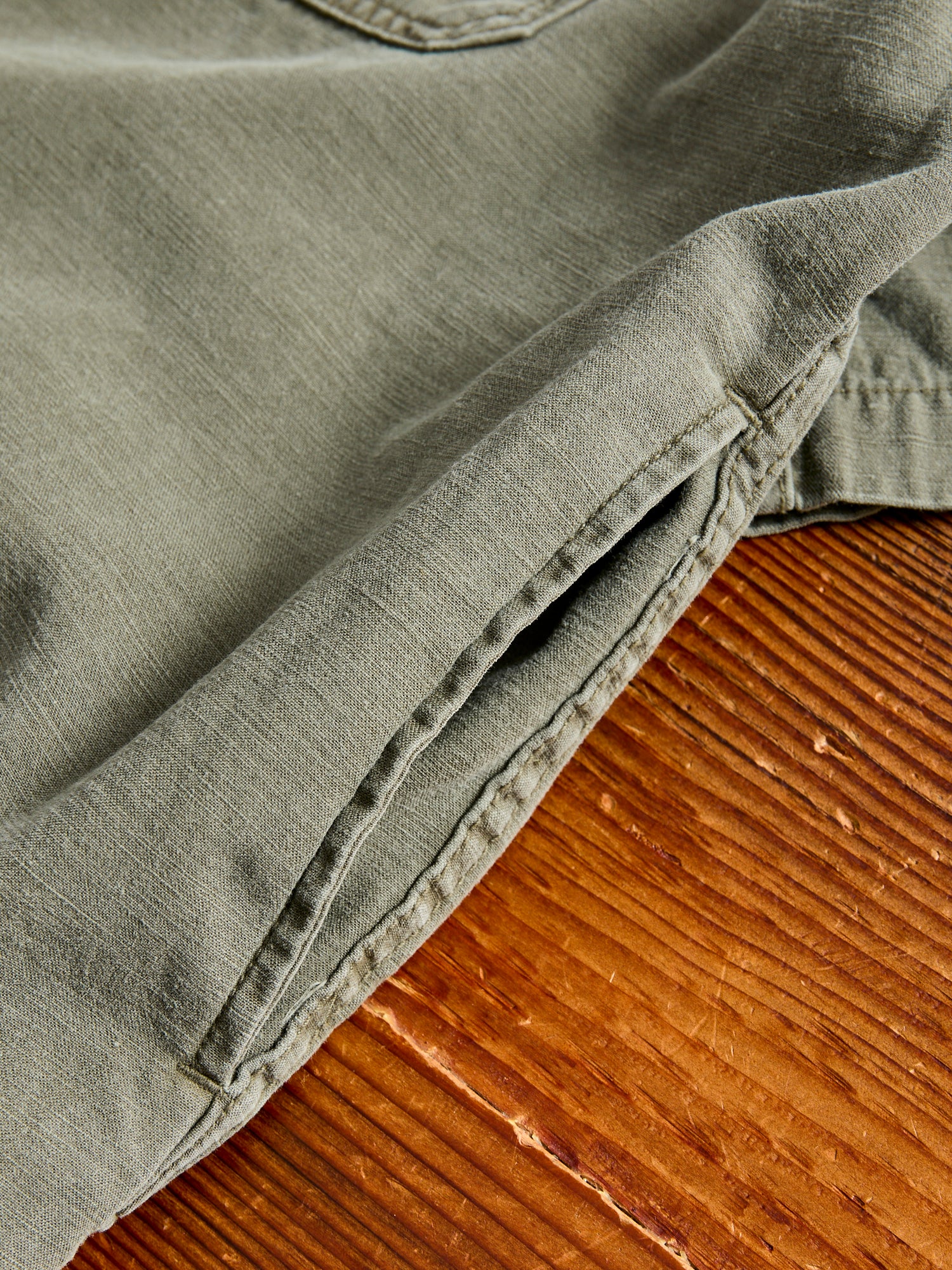 Military Short Sleeve Shirt in Khaki - Image 7