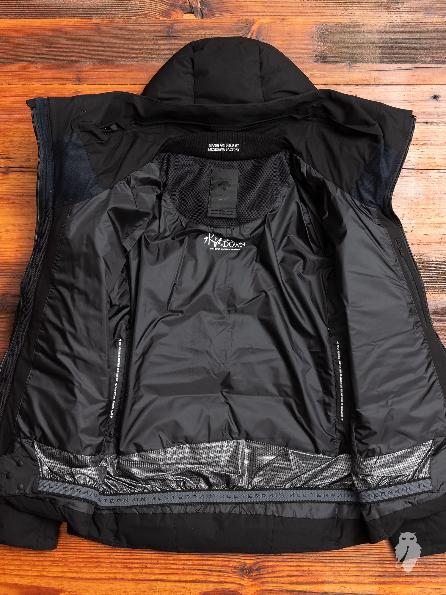 "Mountaineer" Mizusawa Down Jacket in Black - Image 10
