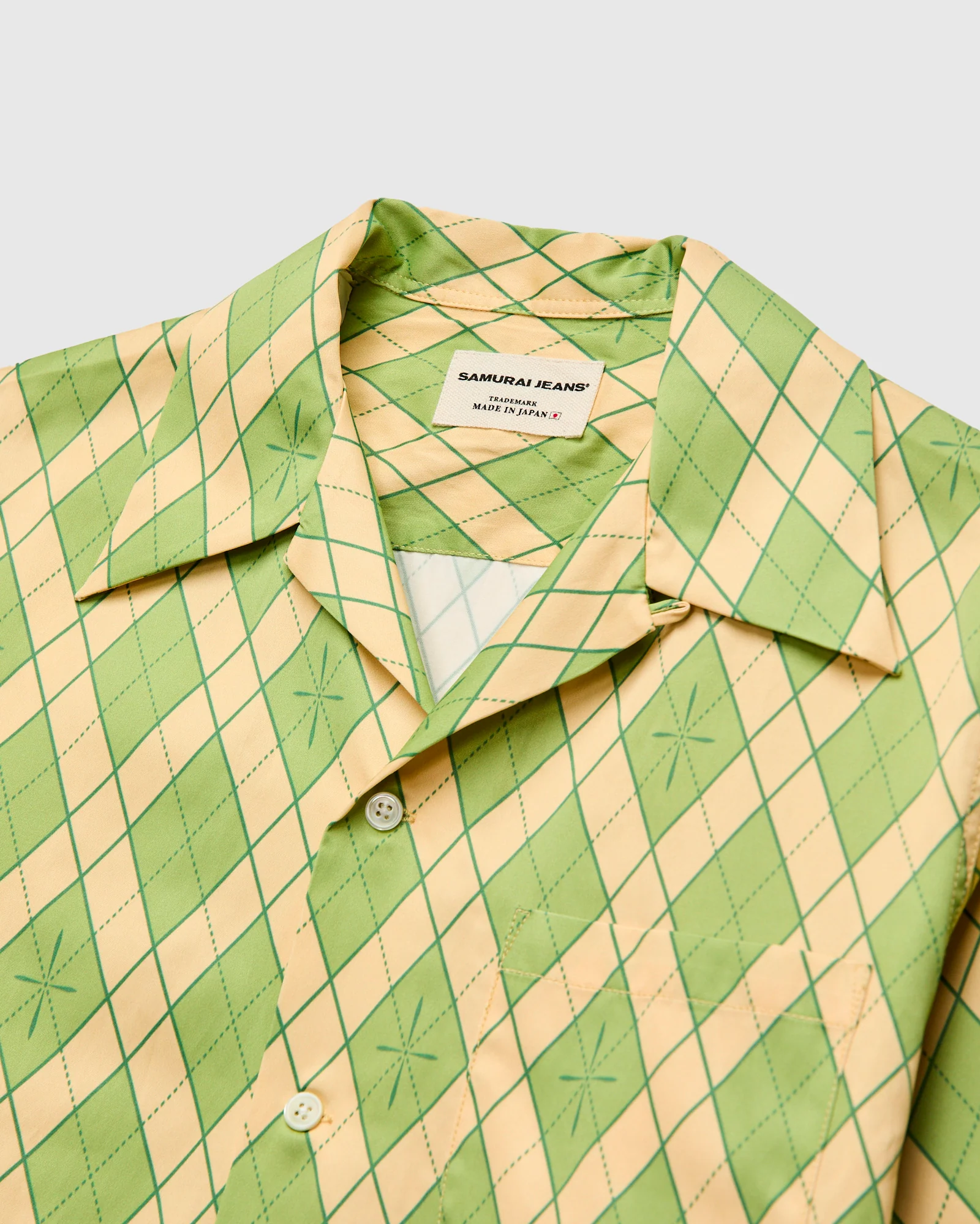 "Narahira" Short Sleeve Shirt in Green - Image 4
