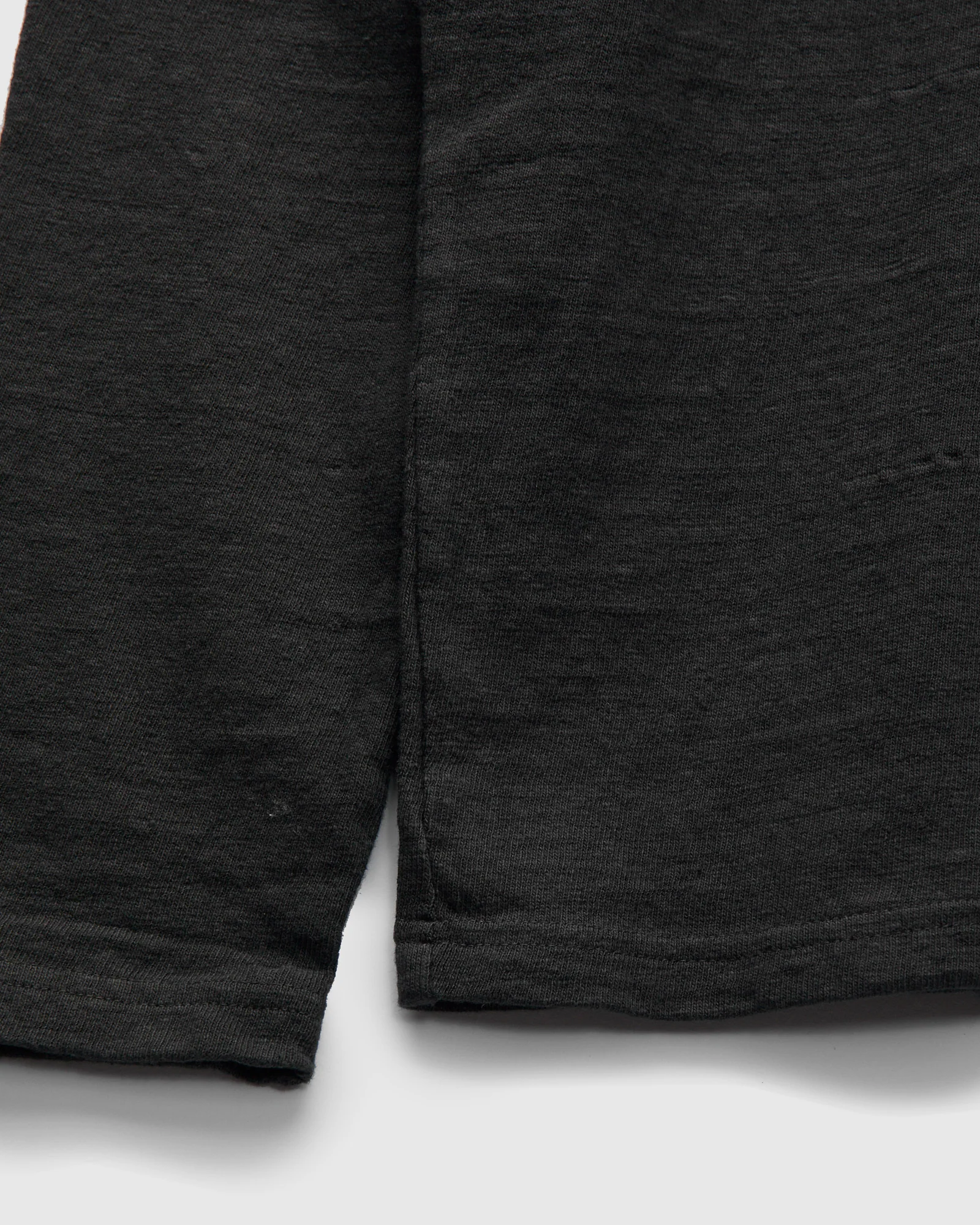 No. 8 Slub Nep Long Sleeve T-Shirt in Black - Image 4