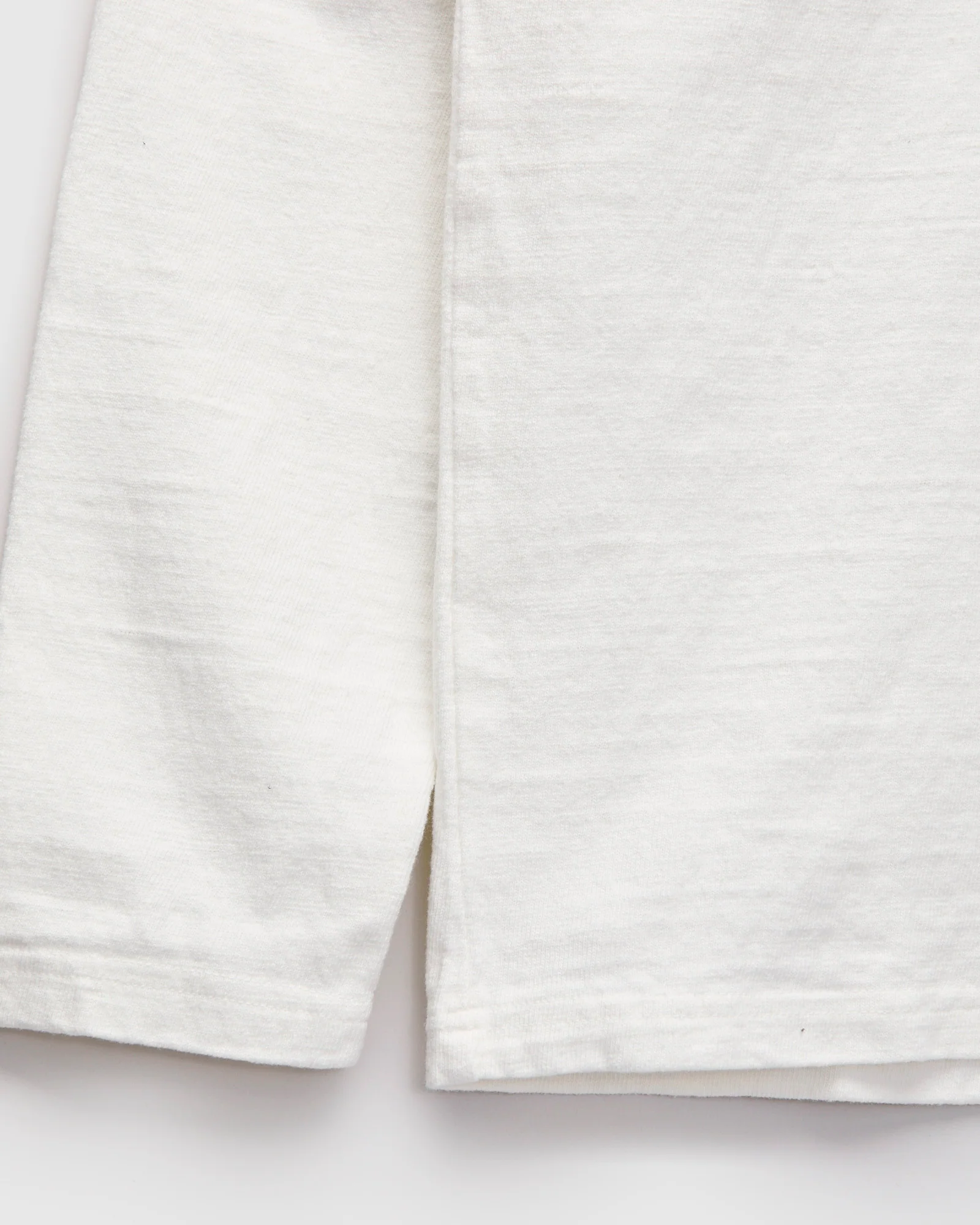 No. 8 Slub Nep Long Sleeve T-Shirt in White - Image 4