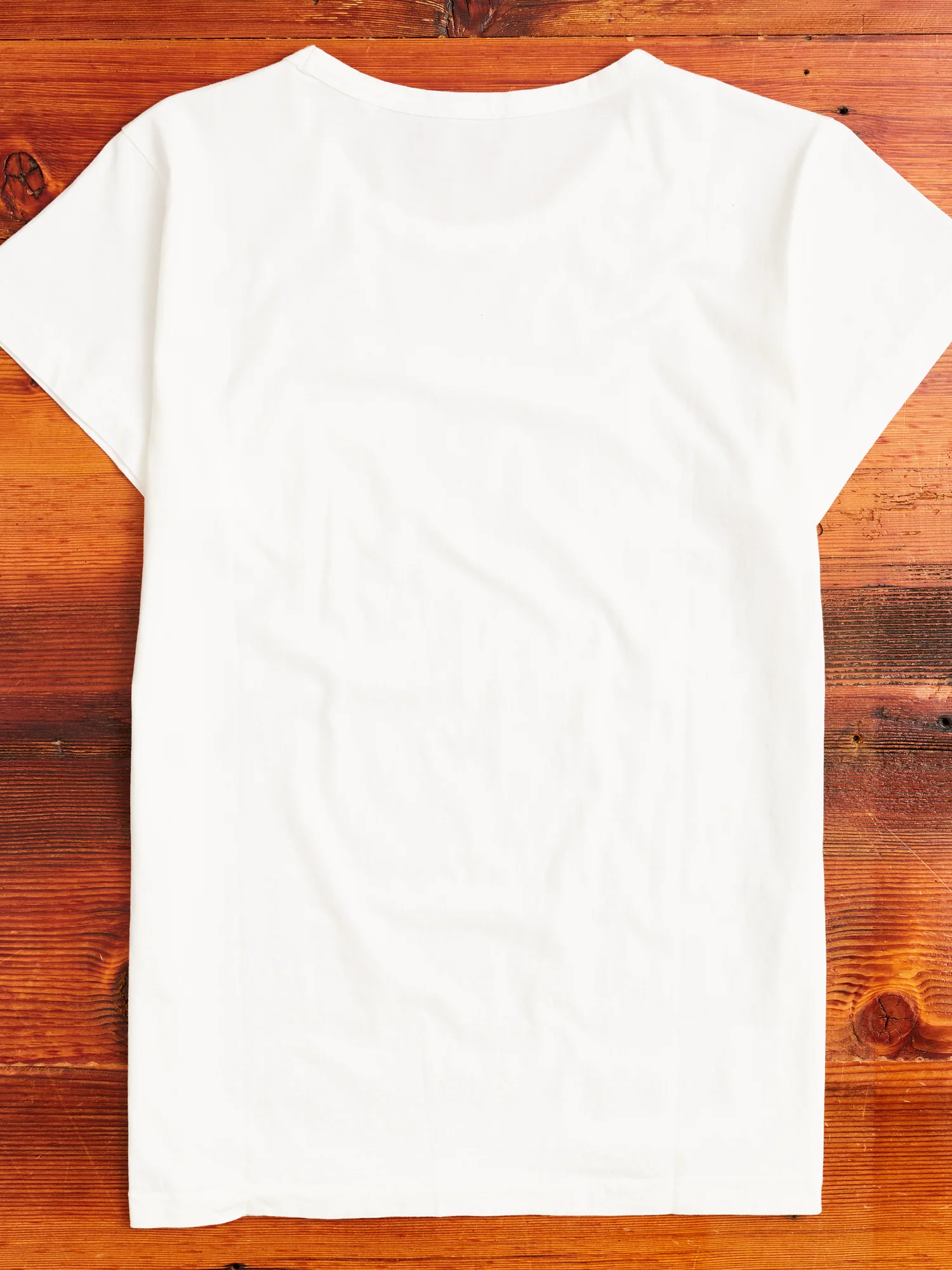 Organic Cotton Tubular Pocket T-Shirt in Natural - Image 7