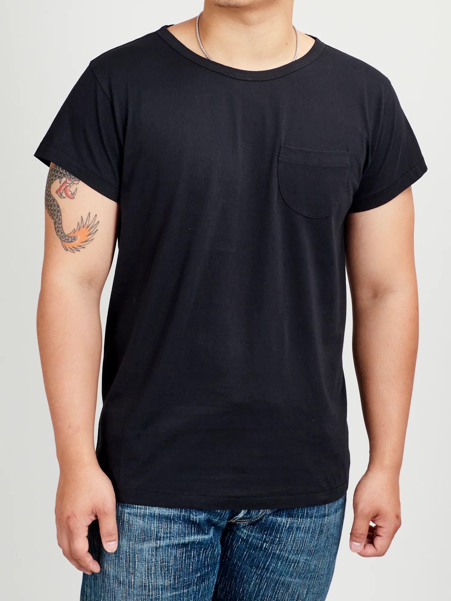 Organic Cotton Tubular Pocket T-Shirt in Black - Image 2